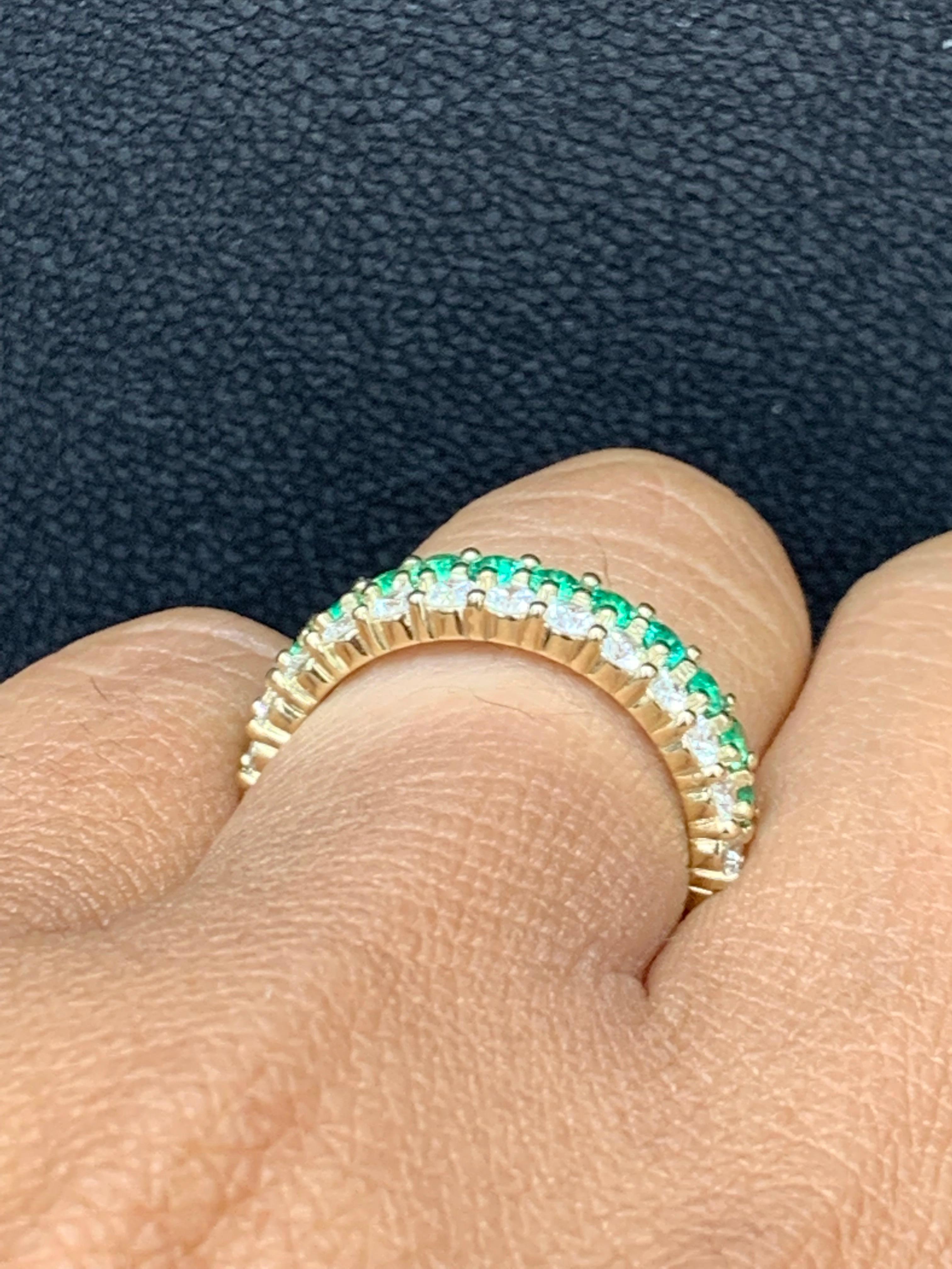 Women's 0.55 Ct Round Shape Emerald and Diamond Double Row Band Ring in 14K Yellow Gold For Sale