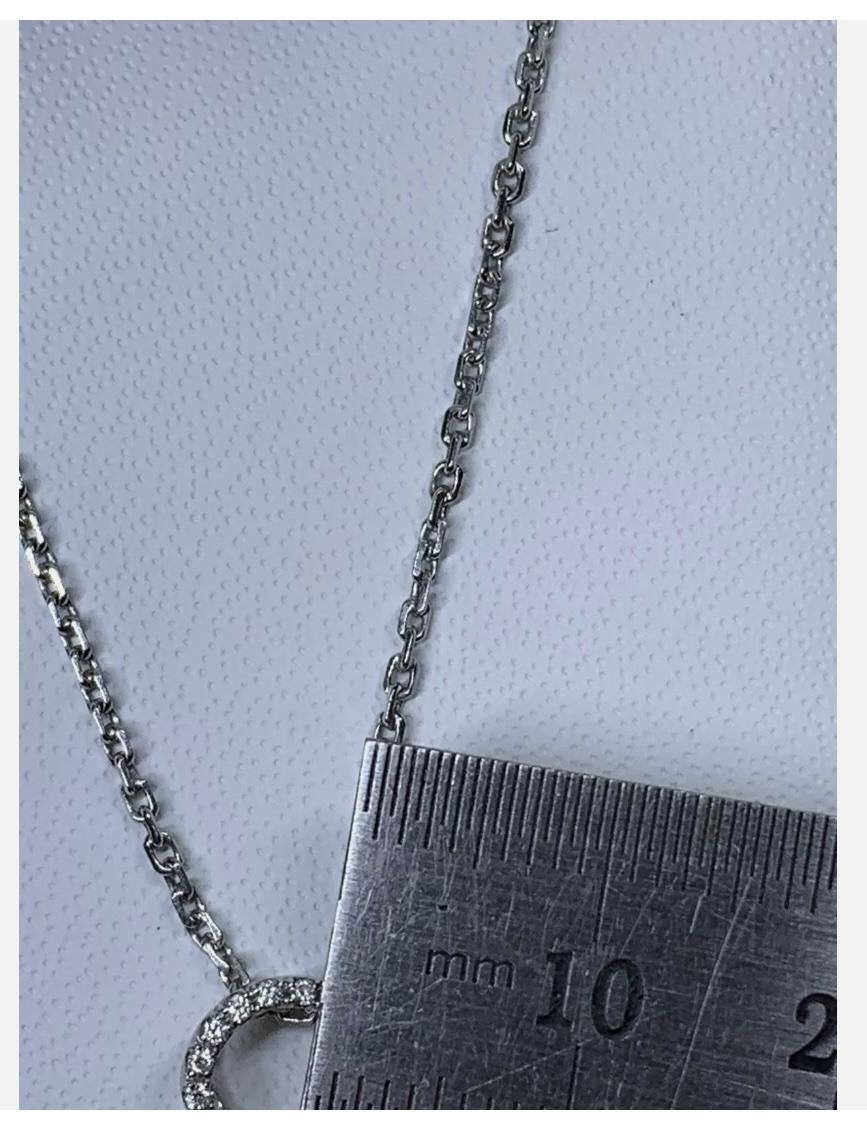 0,55 Karat Diamant-Tropfen-Halskette mit Solitär-Anhänger aus 18 Karat Weißgold (Rundschliff) im Angebot