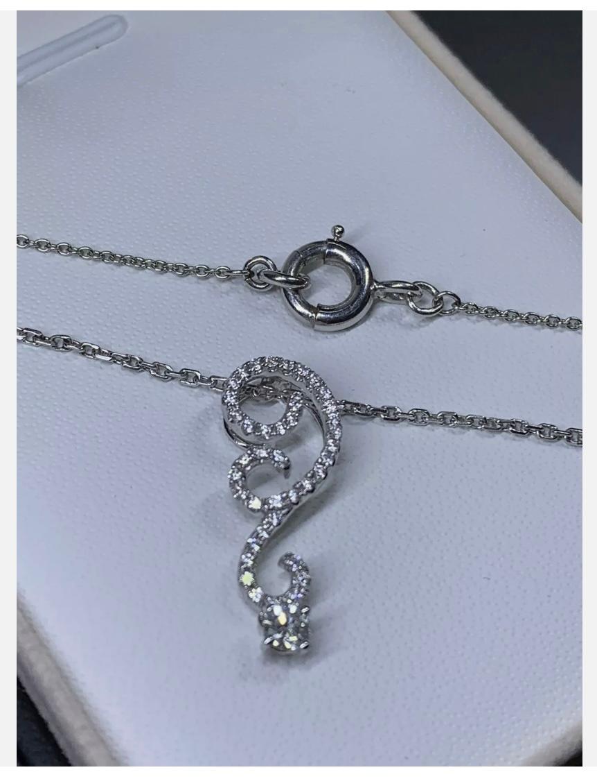0,55 Karat Diamant-Tropfen-Halskette mit Solitär-Anhänger aus 18 Karat Weißgold im Angebot 3