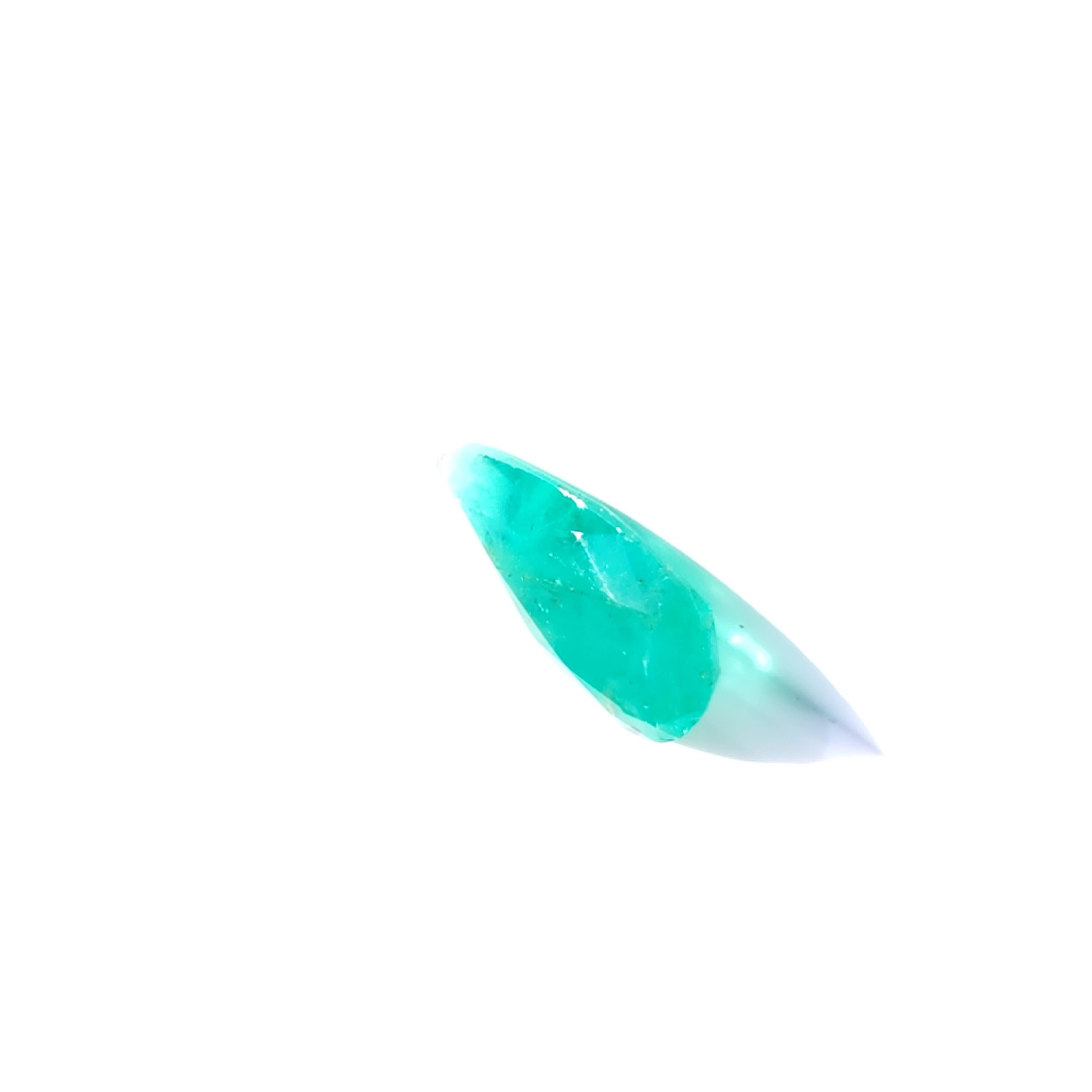 Modern 0.55Ct Natural Loose Emerald Pear Shape For Sale