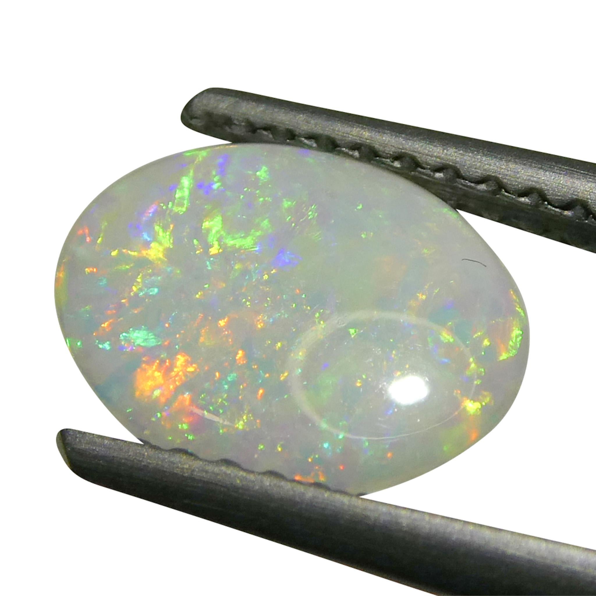 0.55 Karat ovaler weißer Opal mit Cabochonschliff aus Australien (Ovalschliff) im Angebot
