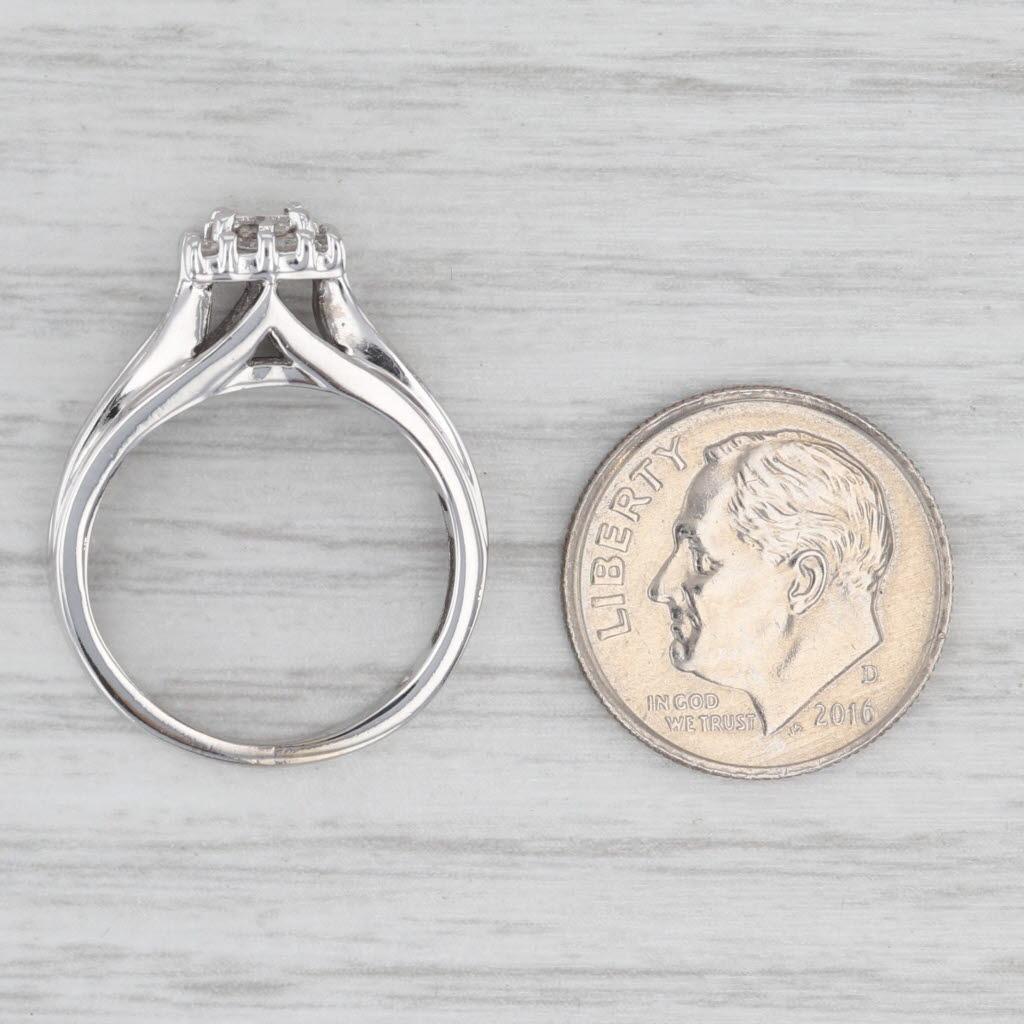 Anello di fidanzamento a forma di aureola con diamante da 0,55 ct. in oro bianco 14k, misura 5,5, fascia da cattedrale in vendita 2