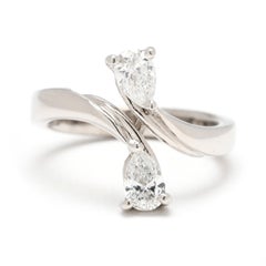 Anello a fascia con due pere e diamanti da 0,55 carati, oro bianco 18 carati, misura 3,75