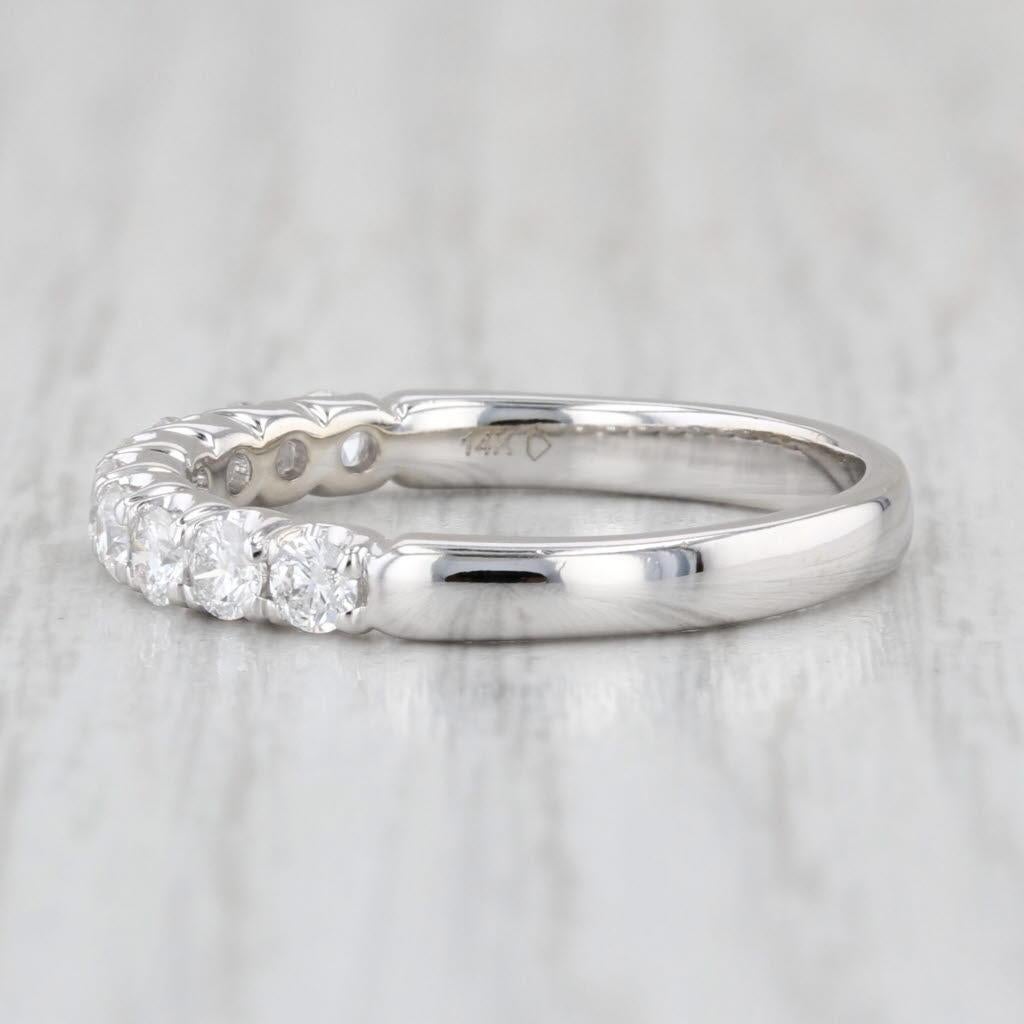 Informazioni sulla gemma:
- Diamanti naturali -
Carati totali - 0,55ctw 
Taglio - Brillante rotondo
Colore - E - F
Chiarezza - SI1 - SI2

Metallo: oro bianco 14k
Peso: 3,4 grammi 
Timbri: 14k
Altezza della faccia: 3 mm 
Altezza sopra il dito: 2.8