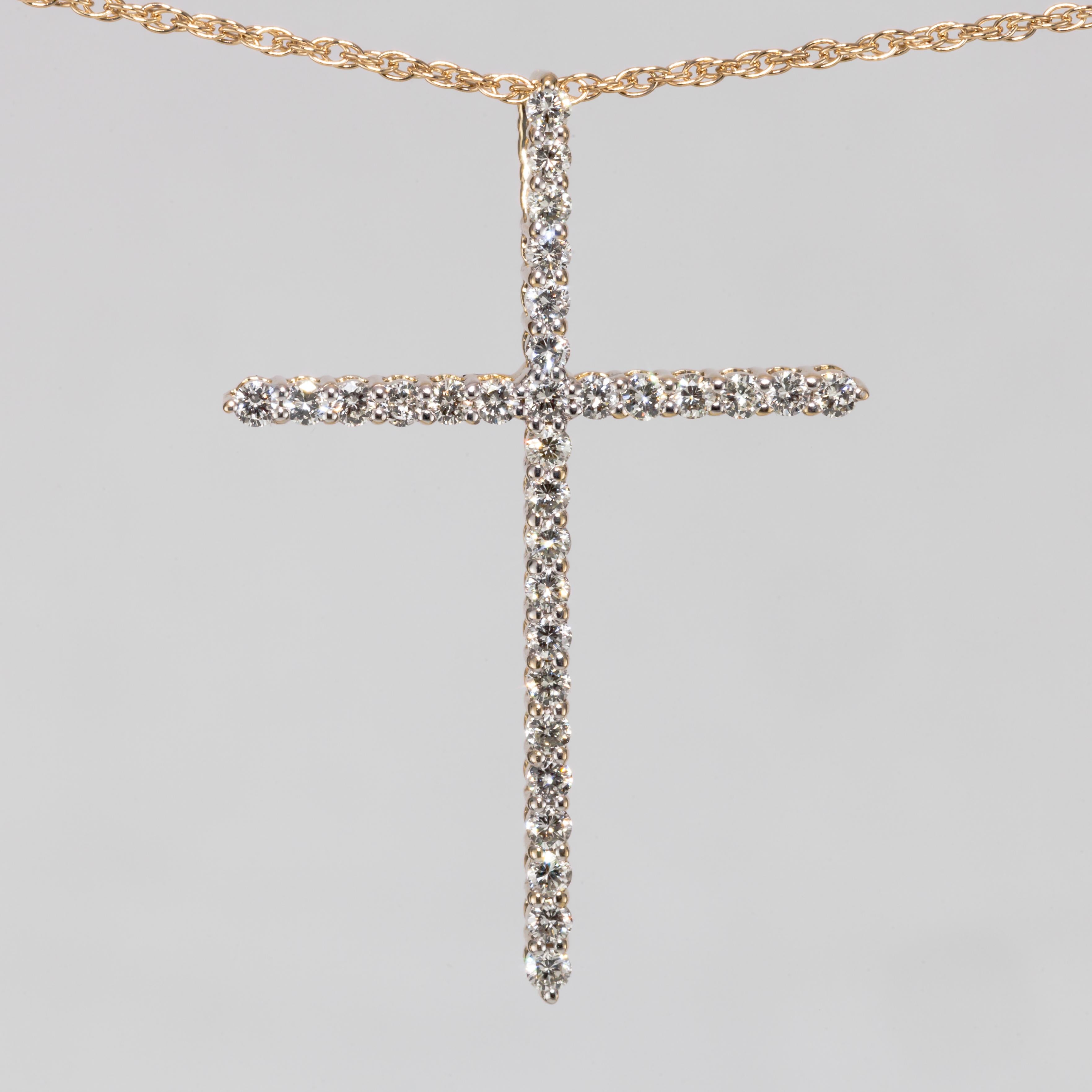 0.56 Carat Diamond Cross Pendant in Yellow Gold with Chain For Sale 3