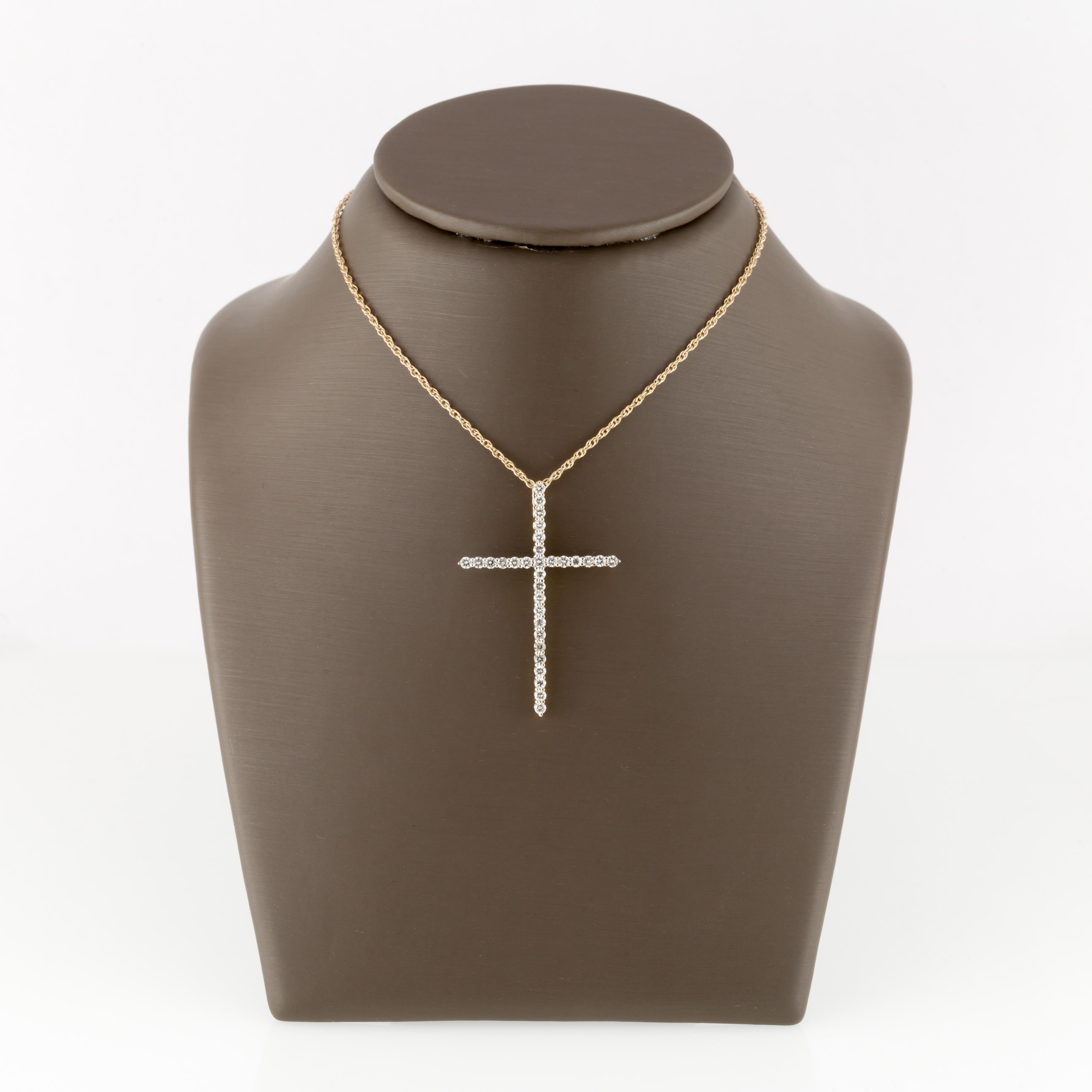 Modern 0.56 Carat Diamond Cross Pendant in Yellow Gold with Chain For Sale