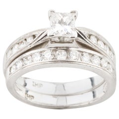 Ensemble de mariage solitaire taille princesse de 0,56 carat avec pierres d'accentuation en platine