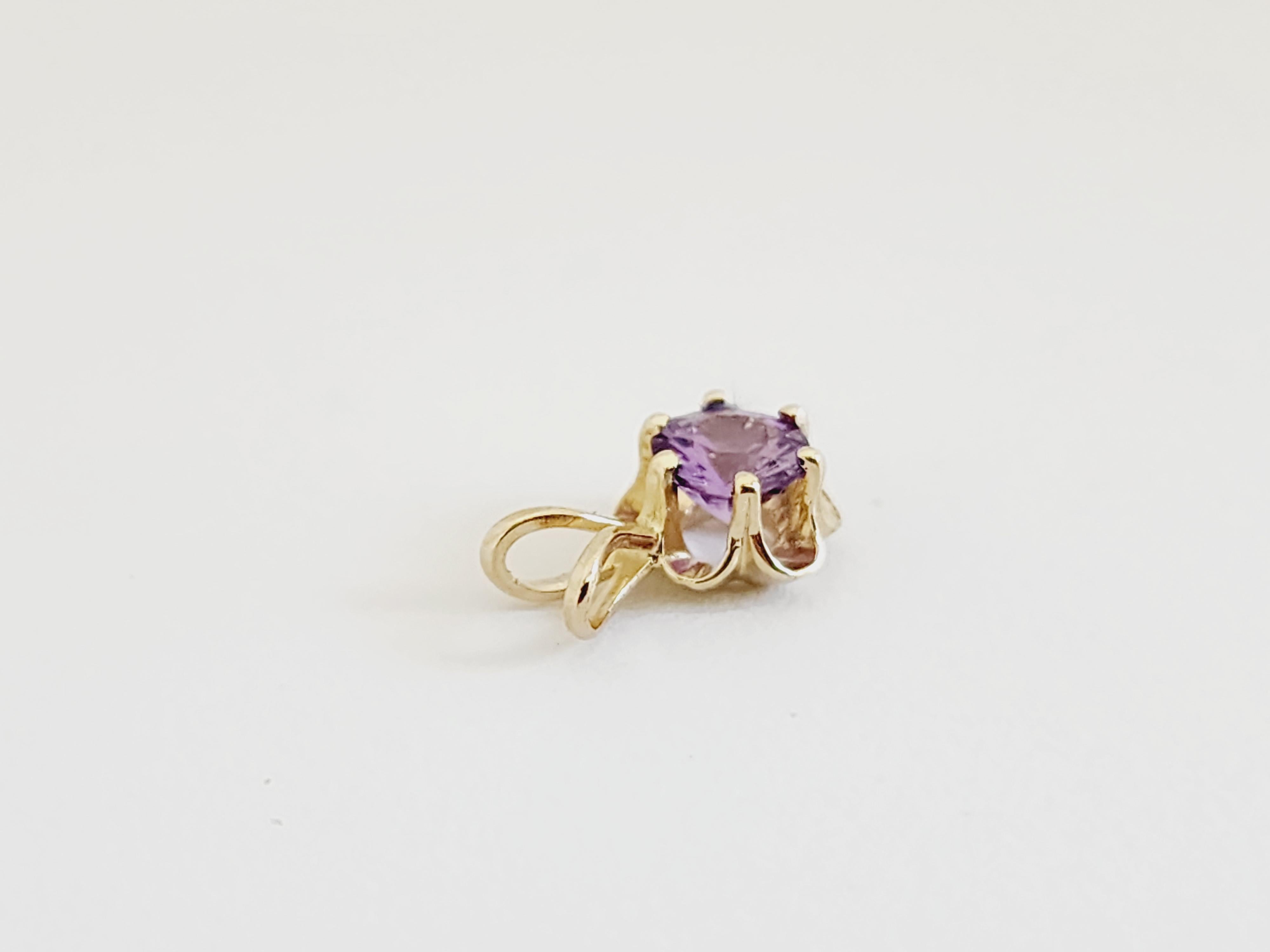 0.56 Carat Purple Sapphire Pendant 14 Karat Yellow Gold In New Condition For Sale In Great Neck, NY