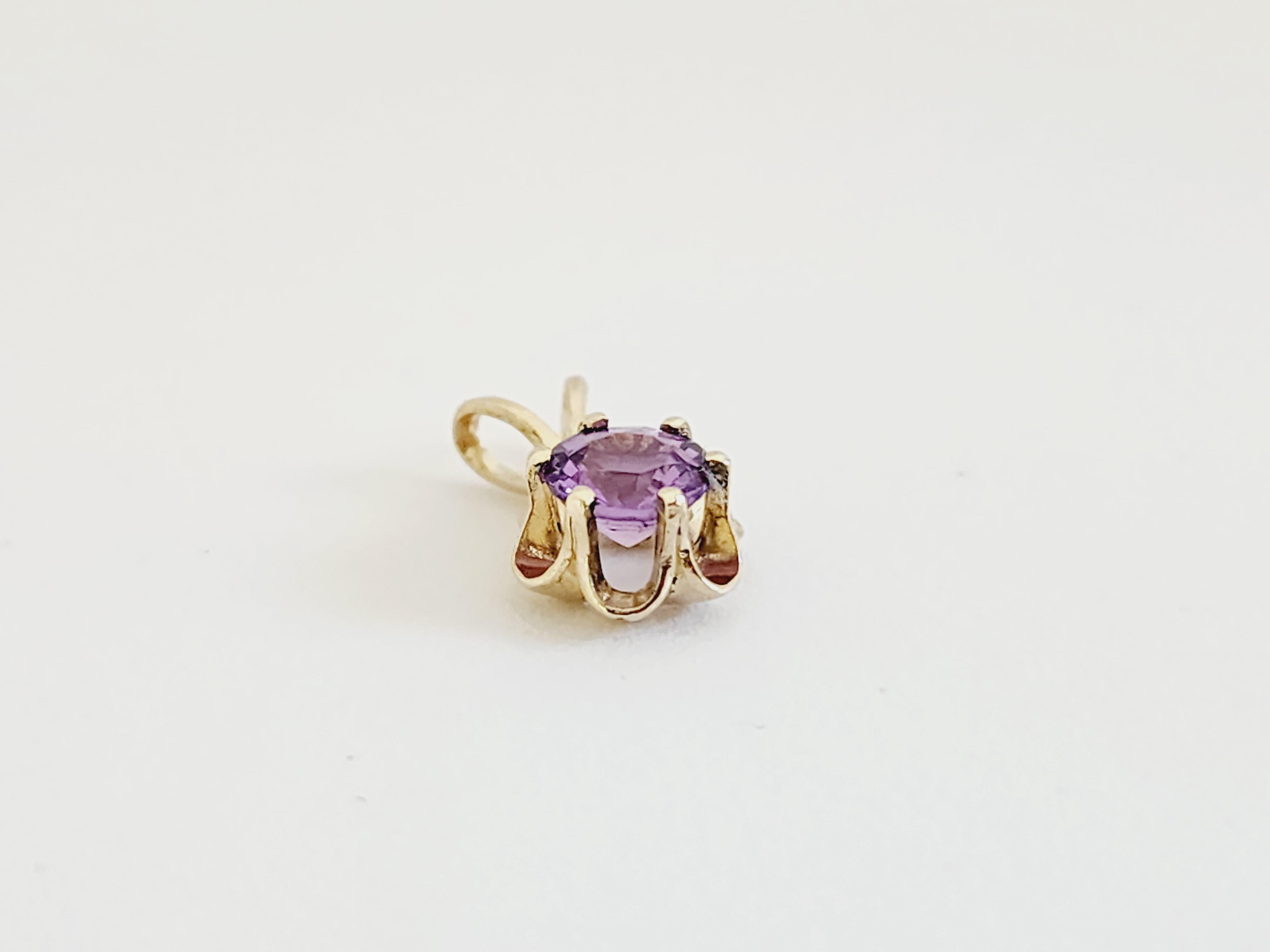 0.56 Carat Purple Sapphire Pendant 14 Karat Yellow Gold For Sale 2