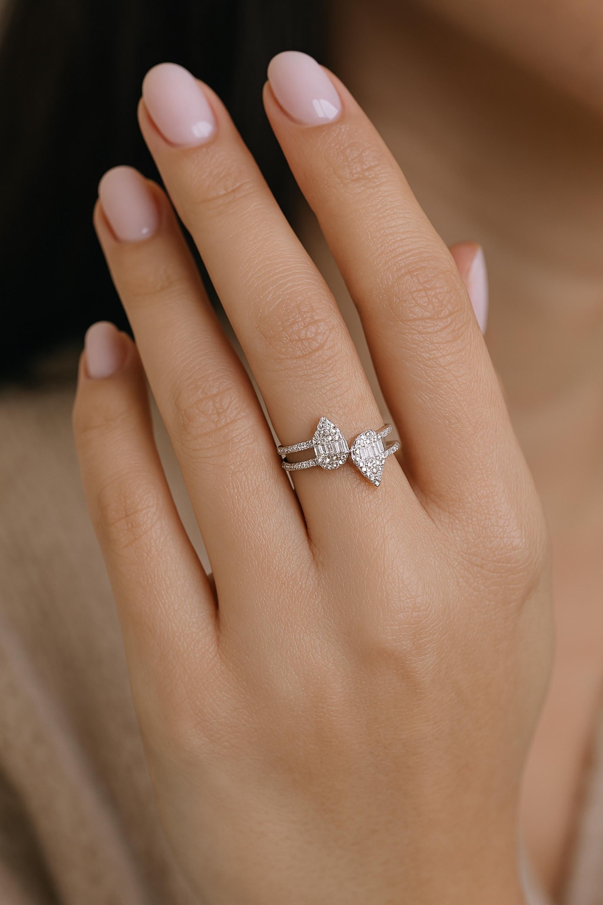 En venta: 0,56 quilates SI Claridad HI Color Anillo de diamantes redondo baguette Oro blanco de 18 quilates  2