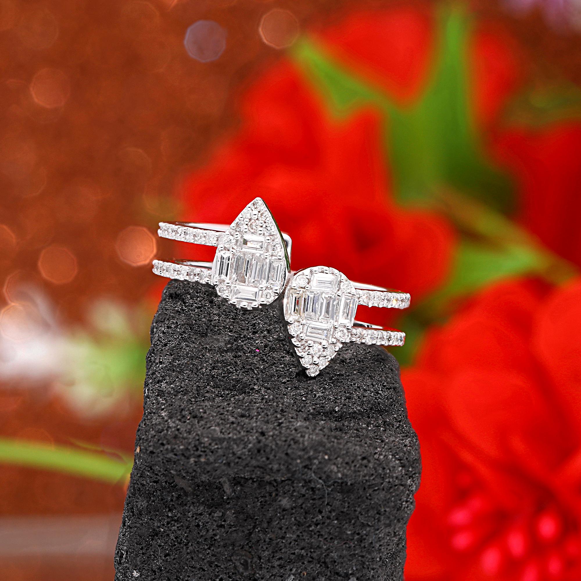 For Sale:  0.56 Carat SI Clarity HI Color Baguette Round Diamond Ring 18 Karat White Gold 4