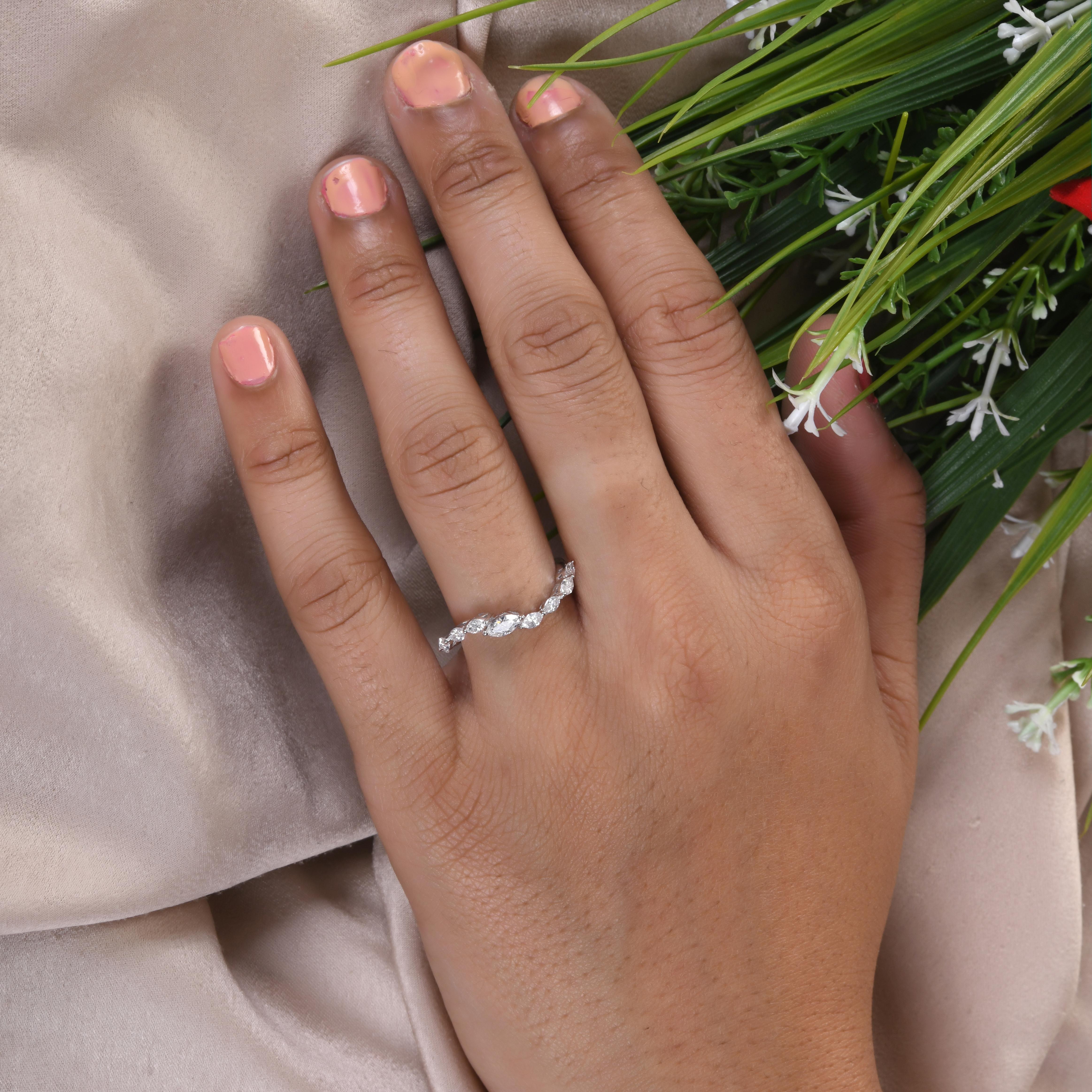 0,56 Karat SI Reinheit HI Farbe Marquise Diamant Wave Ring 14 Karat Weißgold (Marquiseschliff) im Angebot