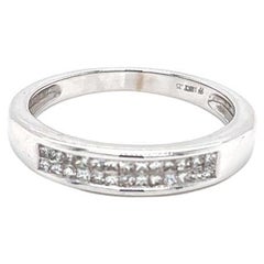 Anillo de diamantes talla princesa de 0,56 quilates en oro blanco de 18 quilates