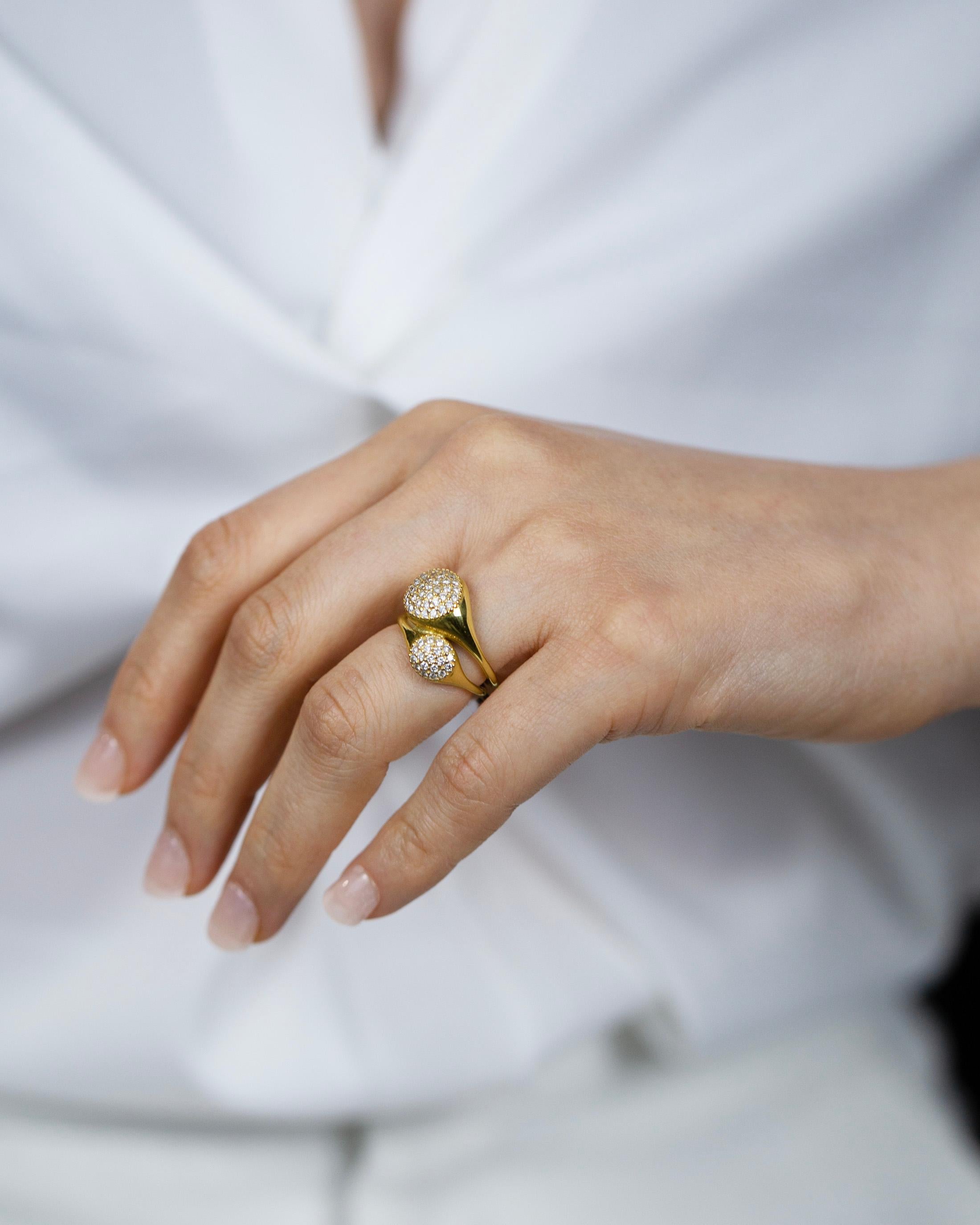 Contemporary Pandora 0.56 Carat Total Round Cut Diamond Bypass Fashion Ring in Yellow Gold For Sale