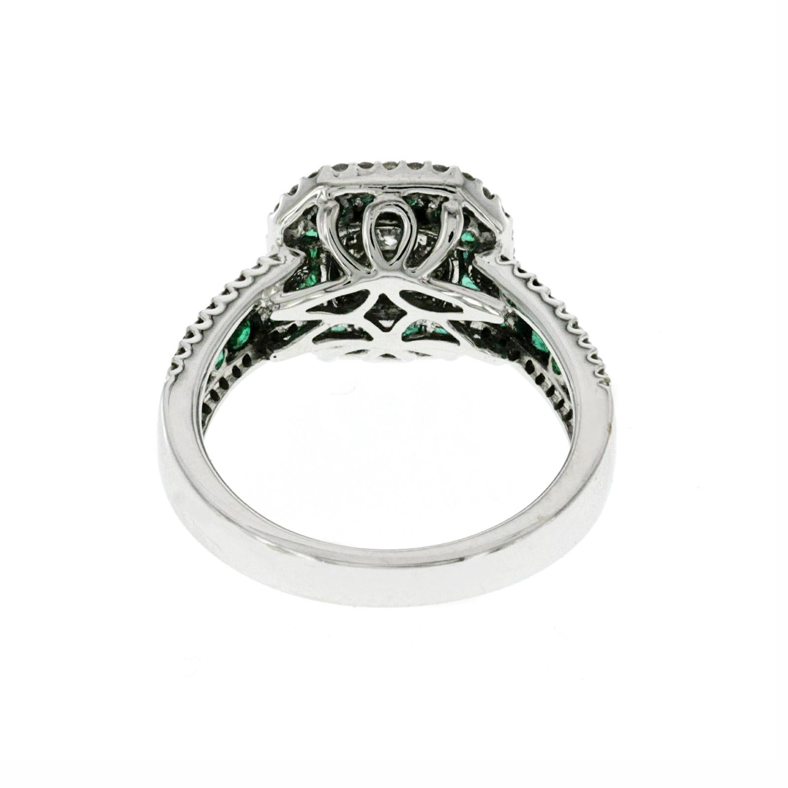 Women's or Men's 0.56 CT Emerald & 0.64 CT Diamonds in 18K White Gold Engagement Ring For Sale
