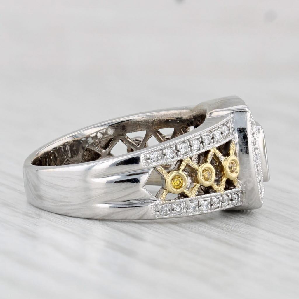 Informations sur les pierres précieuses :
- Diamants naturels -
Total des carats - 0.25ctw
Taille - Brilliante princesse
Couleur - F - G
Clarté - SI1

- Diamants naturels -
Total des carats - 0.26ctw
Taille - Brilliante ronde
Couleur - E - G
Clarté