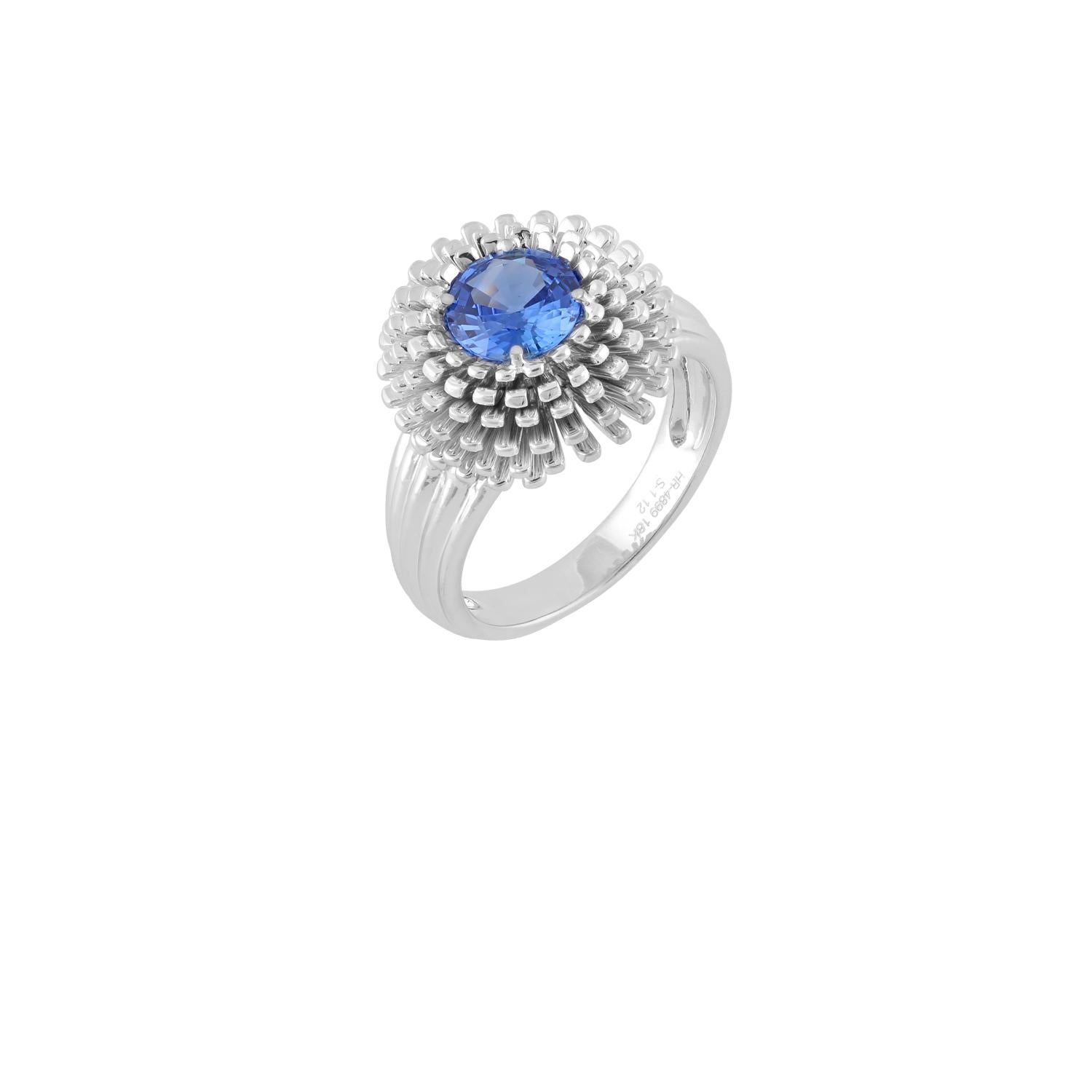 Round Cut 0.57 Carat Blue Sapphire Flower Ring in 18 Karat White Gold For Sale