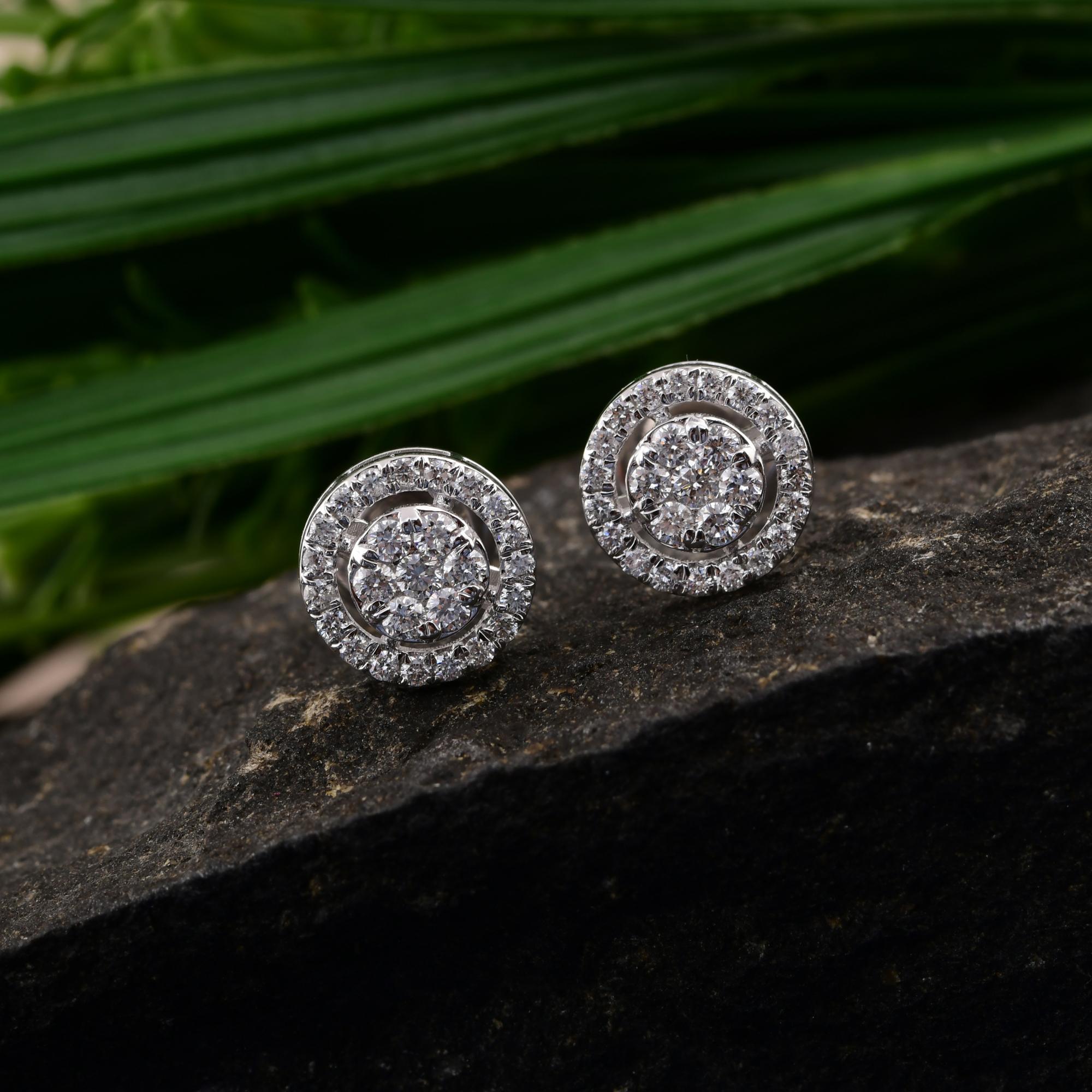 0.57 Carat SI/H Round Brilliant Cut Diamond Stud Earrings 14 Karat White Gold Neuf - En vente à Diera, Dubai