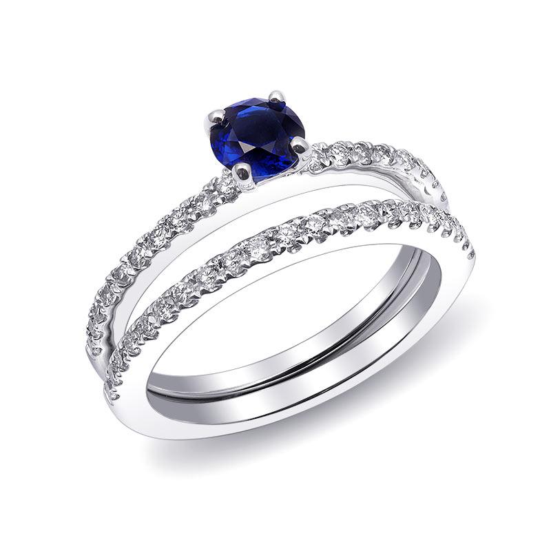 0.58 Carat Blue Sapphire Diamond set in 14K White Gold Ring In New Condition For Sale In Los Angeles, CA