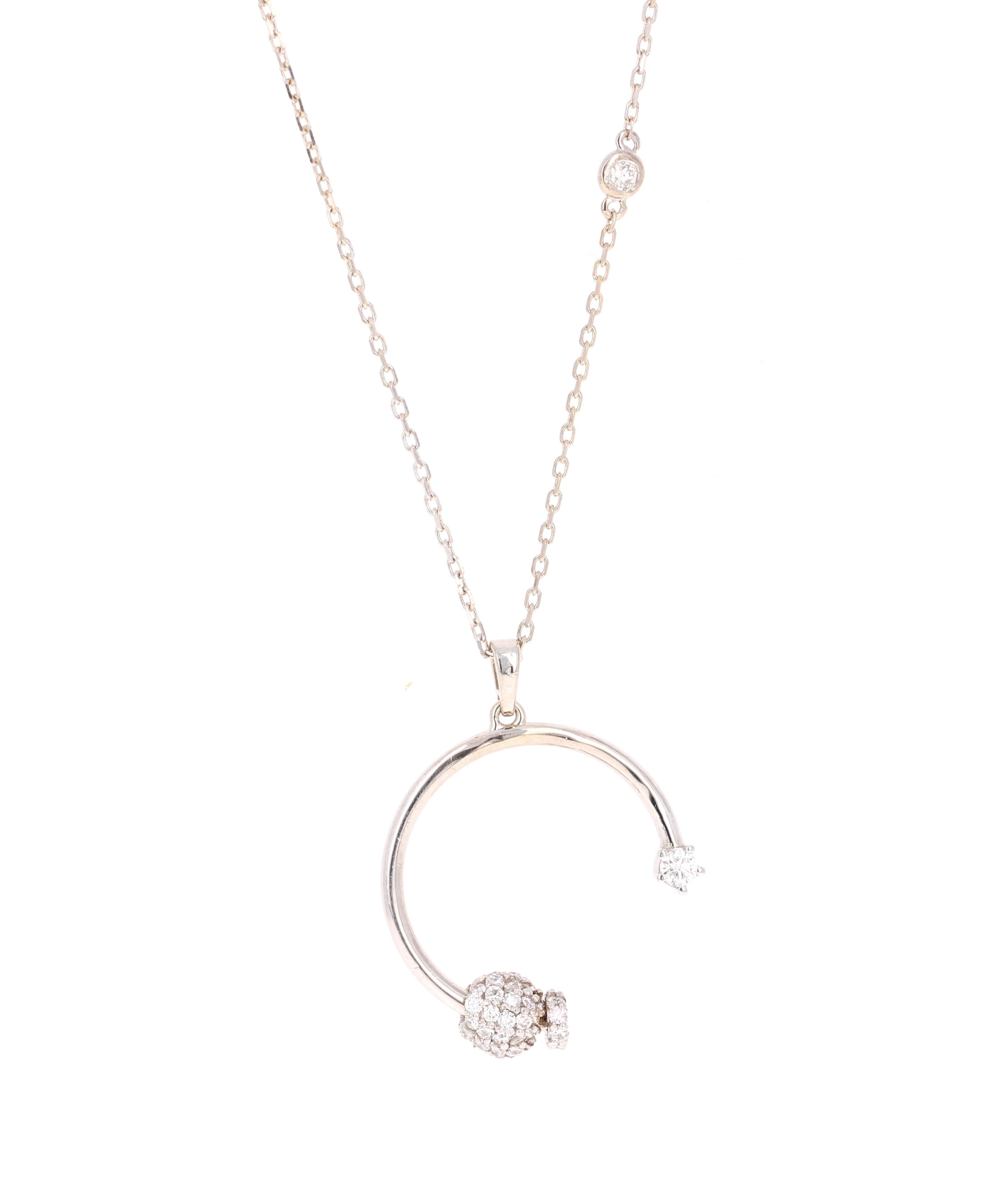 Ce magnifique pendentif Circle Inspired Designer comporte 65 diamants ronds (pureté : SI, couleur : F) pesant 0,58 carats et est accompagné d'un magnifique collier à chaîne Diamond by Yard. 

Il est magnifiquement curé en or blanc 14 carats, pèse