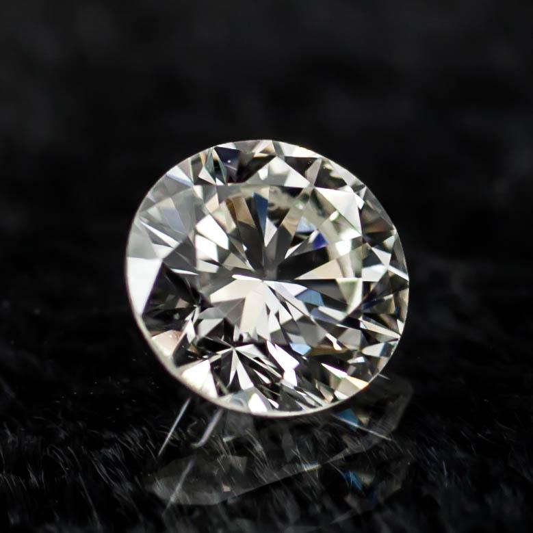 Diamond General Info
Diamond Cut: Round Brilliant 
Measurements: 5.44  x  5.33  -  3.23 mm

Diamond Grading Results
Carat Weight:0.58
Color Grade: J
Clarity Grade: VS2

Additional Grading Information 
Polish:  Good
Symmetry: Good
Fluorescence: