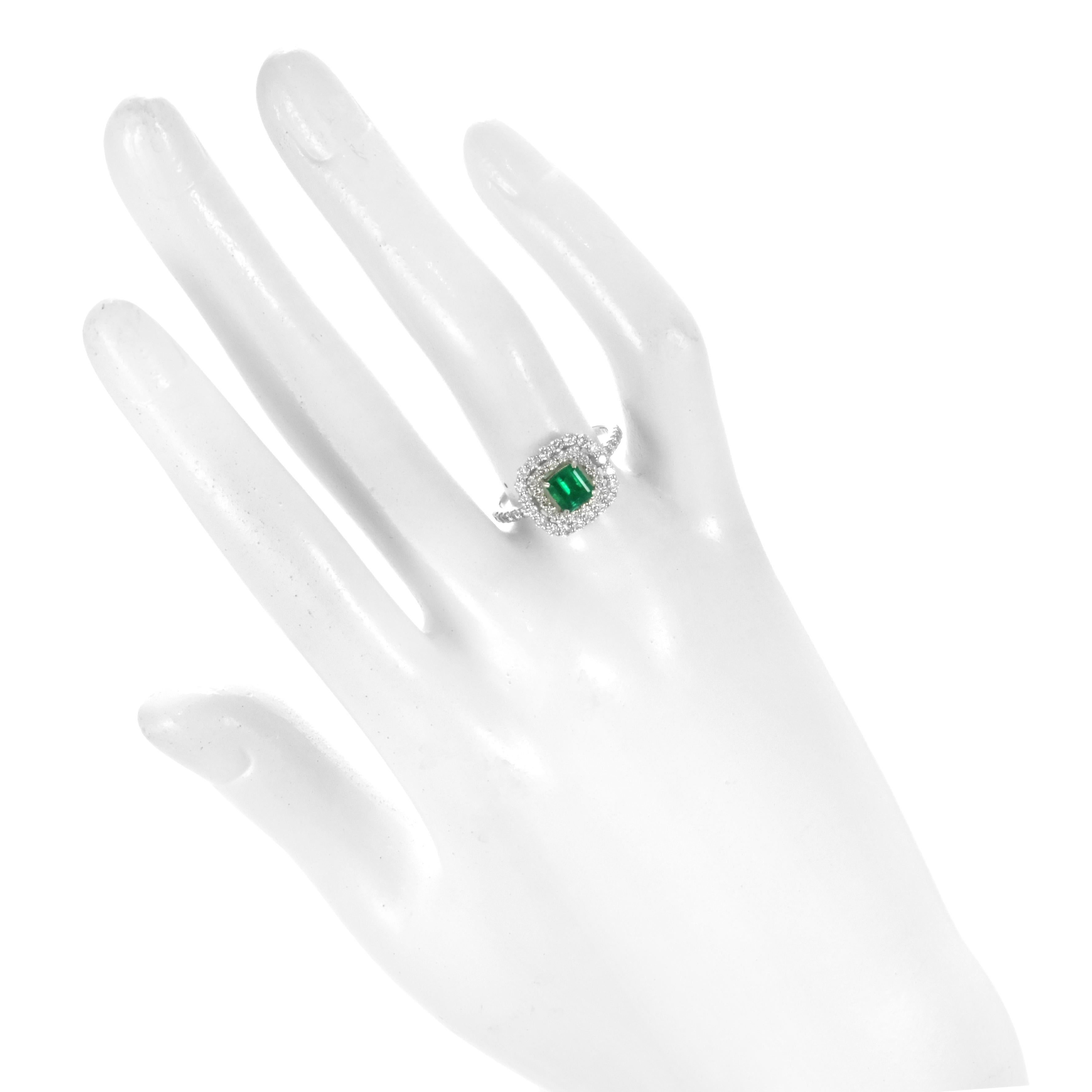 Anillo de Esmeralda Colombiana Natural y Diamante en Platino de 0.58 Quilates en venta 4