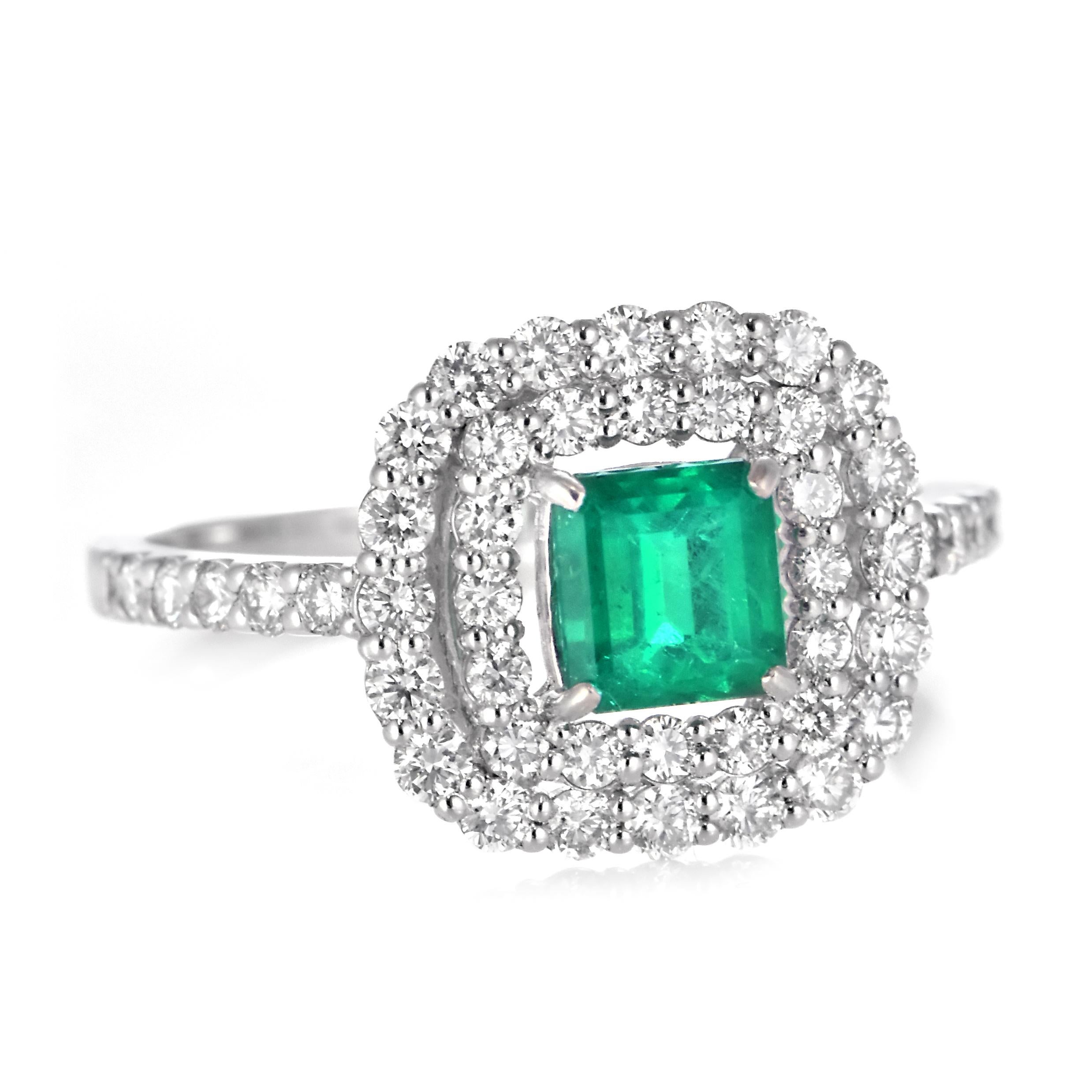 Anillo de Esmeralda Colombiana Natural y Diamante en Platino de 0.58 Quilates Corte esmeralda en venta