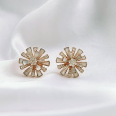 0,58 Karat Naturdiamant-Ohrringe mit Perlmutt-Starburst-Motiv aus 18 Karat Roségold