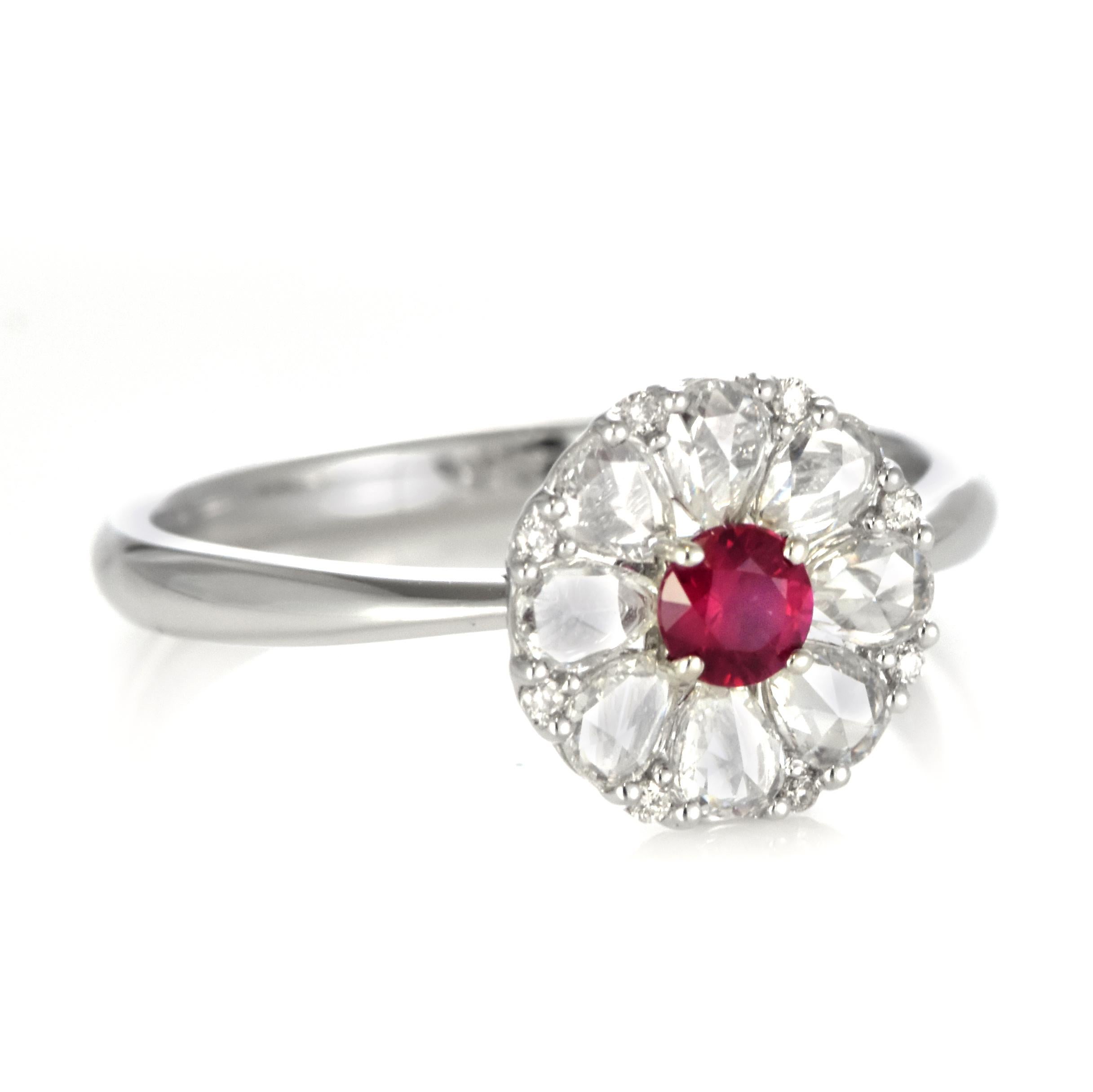 0.58 Carat Natural Ruby and Rose-Cut Diamonds Ring Made in 18 Karat White Gold im Angebot 4