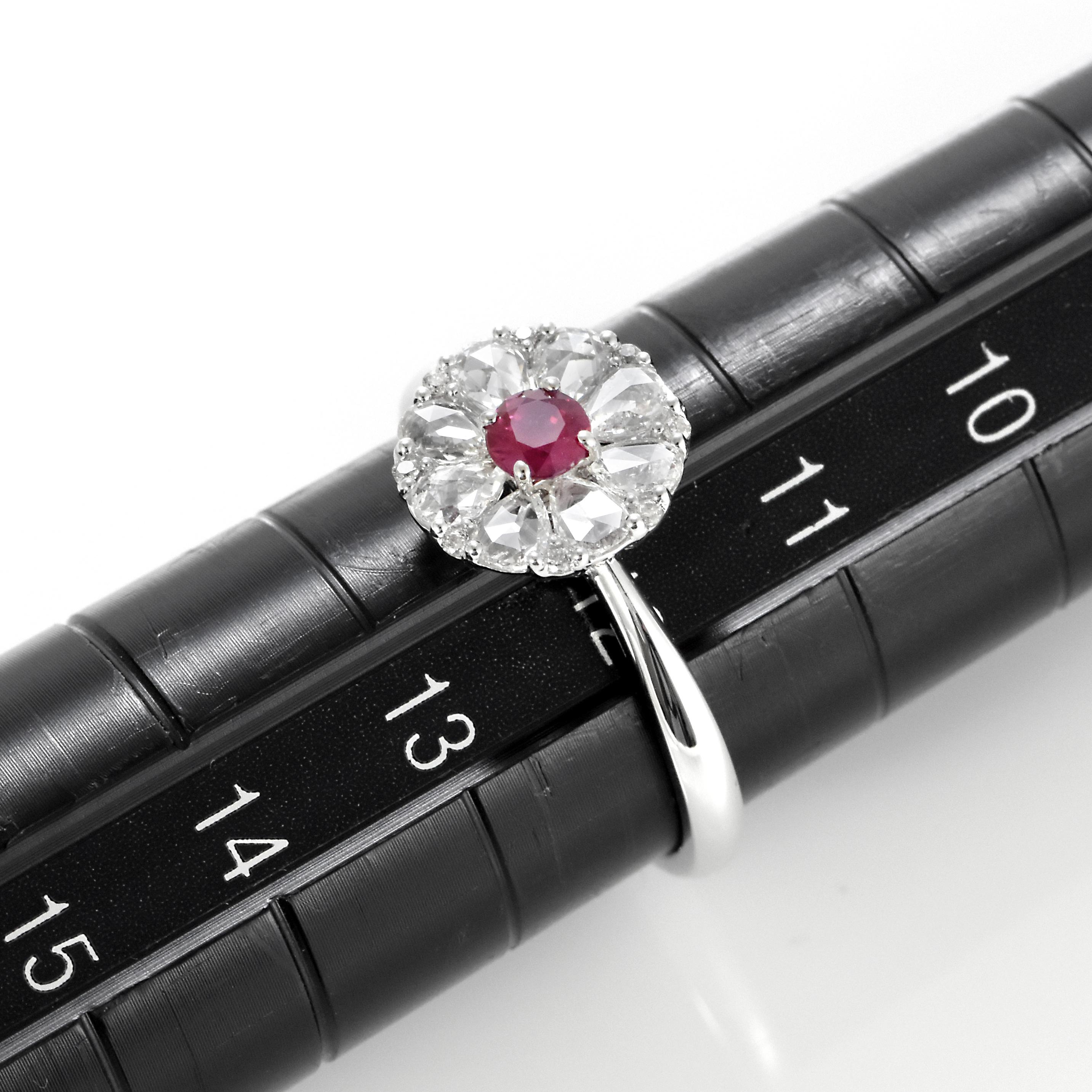 0.58 Carat Natural Ruby and Rose-Cut Diamonds Ring Made in 18 Karat White Gold im Angebot 10