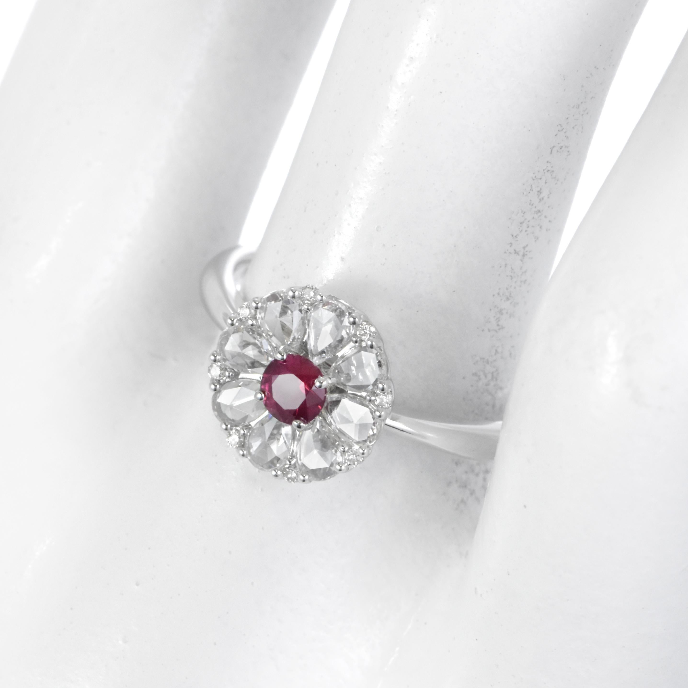 0.58 Carat Natural Ruby and Rose-Cut Diamonds Ring Made in 18 Karat White Gold (Moderne) im Angebot