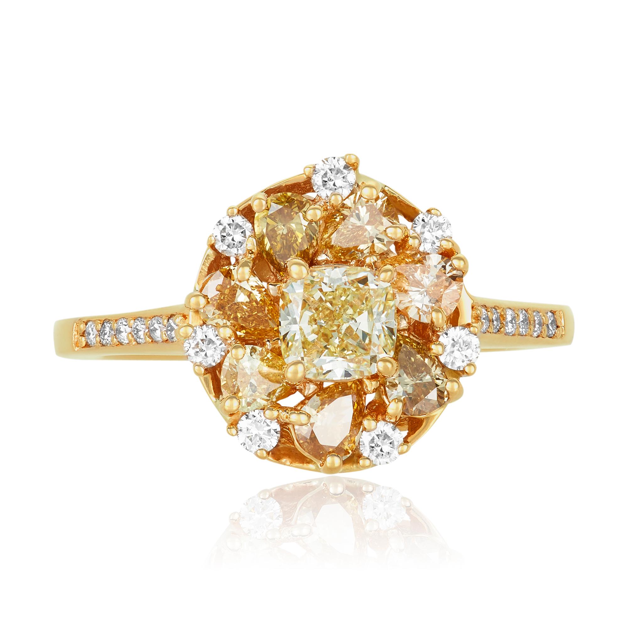Contemporary 0.58 Carat Princess Yellow Diamond Ring with Multi-Color Diamond 18k Yellow Gold For Sale