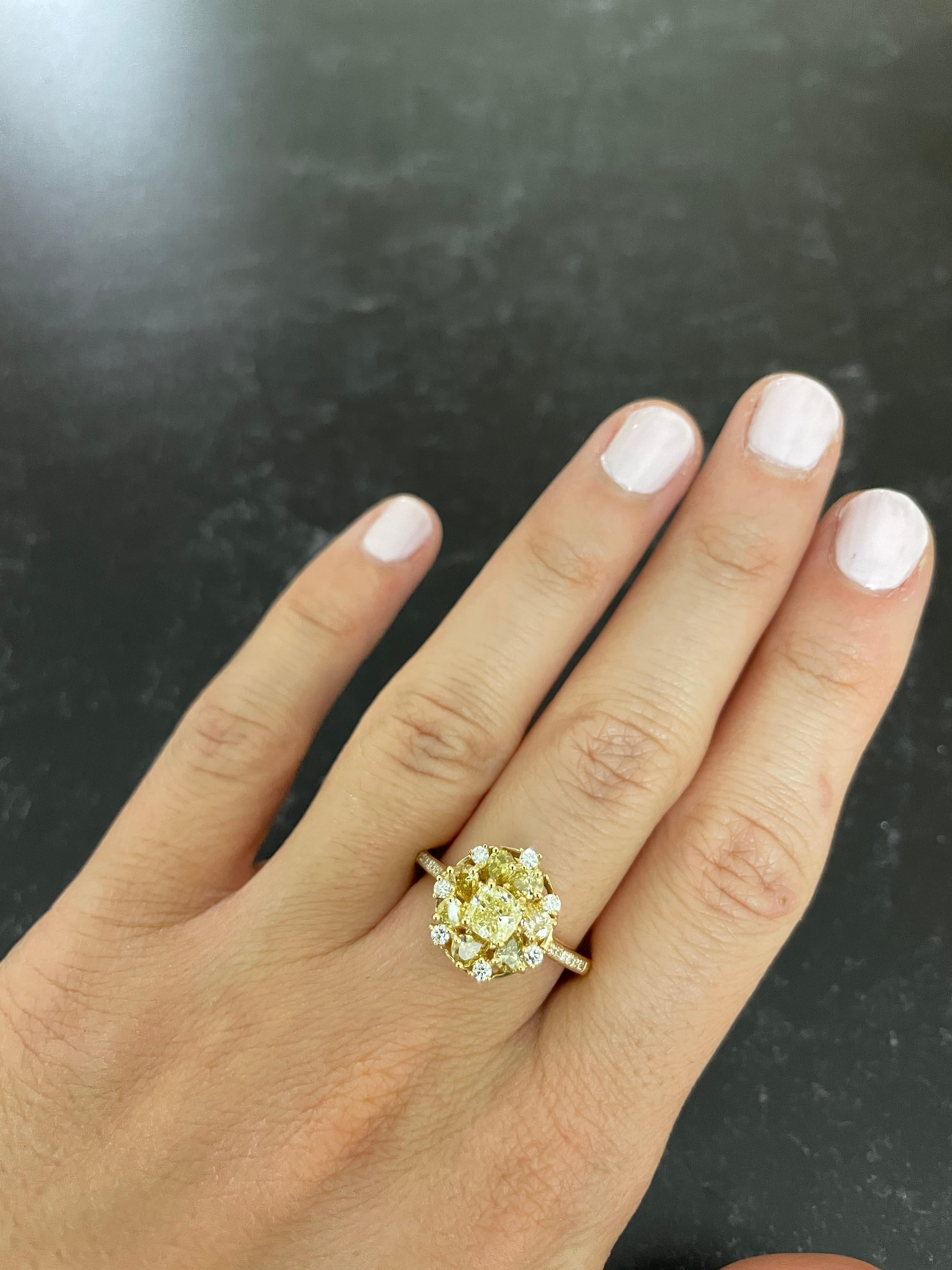 Contemporary 0.58 Carat Princess Yellow Diamond Ring with Multi-Color Diamond 18k Yellow Gold For Sale