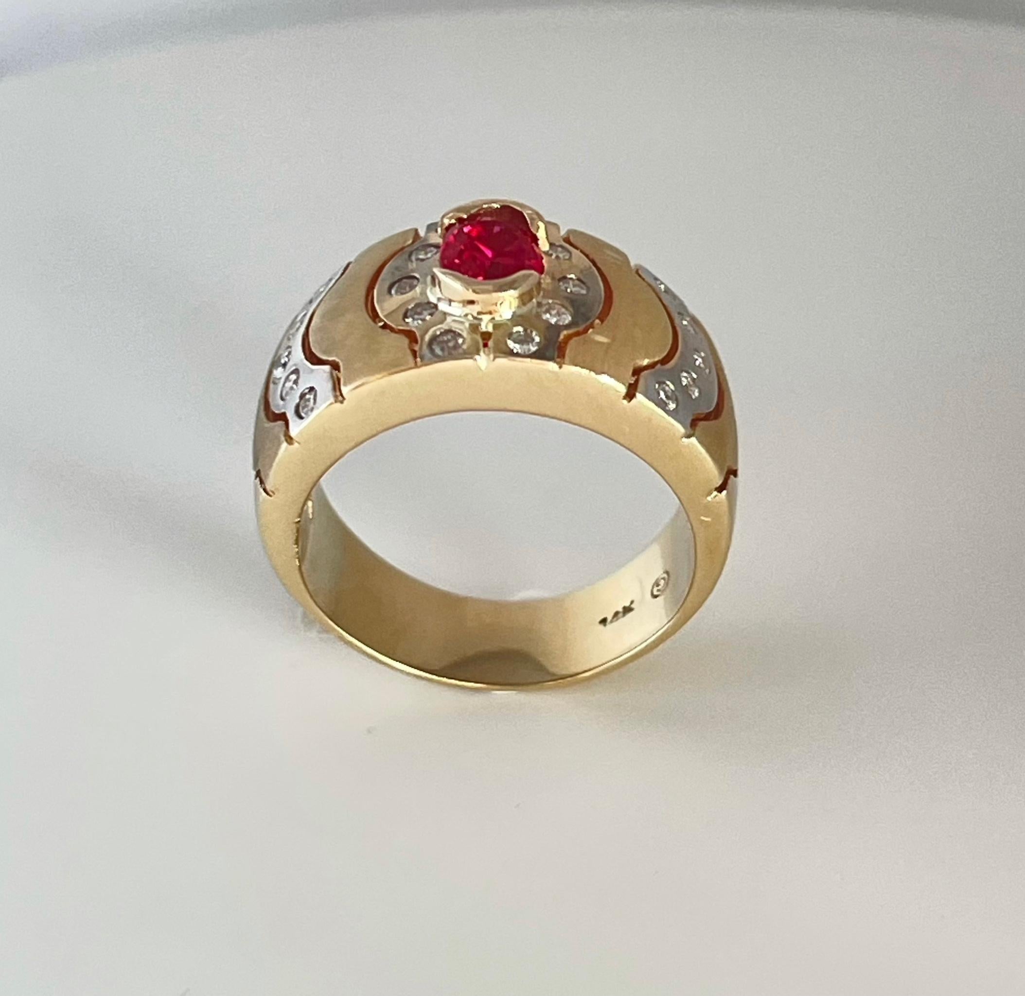 Contemporary 0.58 Carat Red Spinel and Diamond Gold Ring For Sale