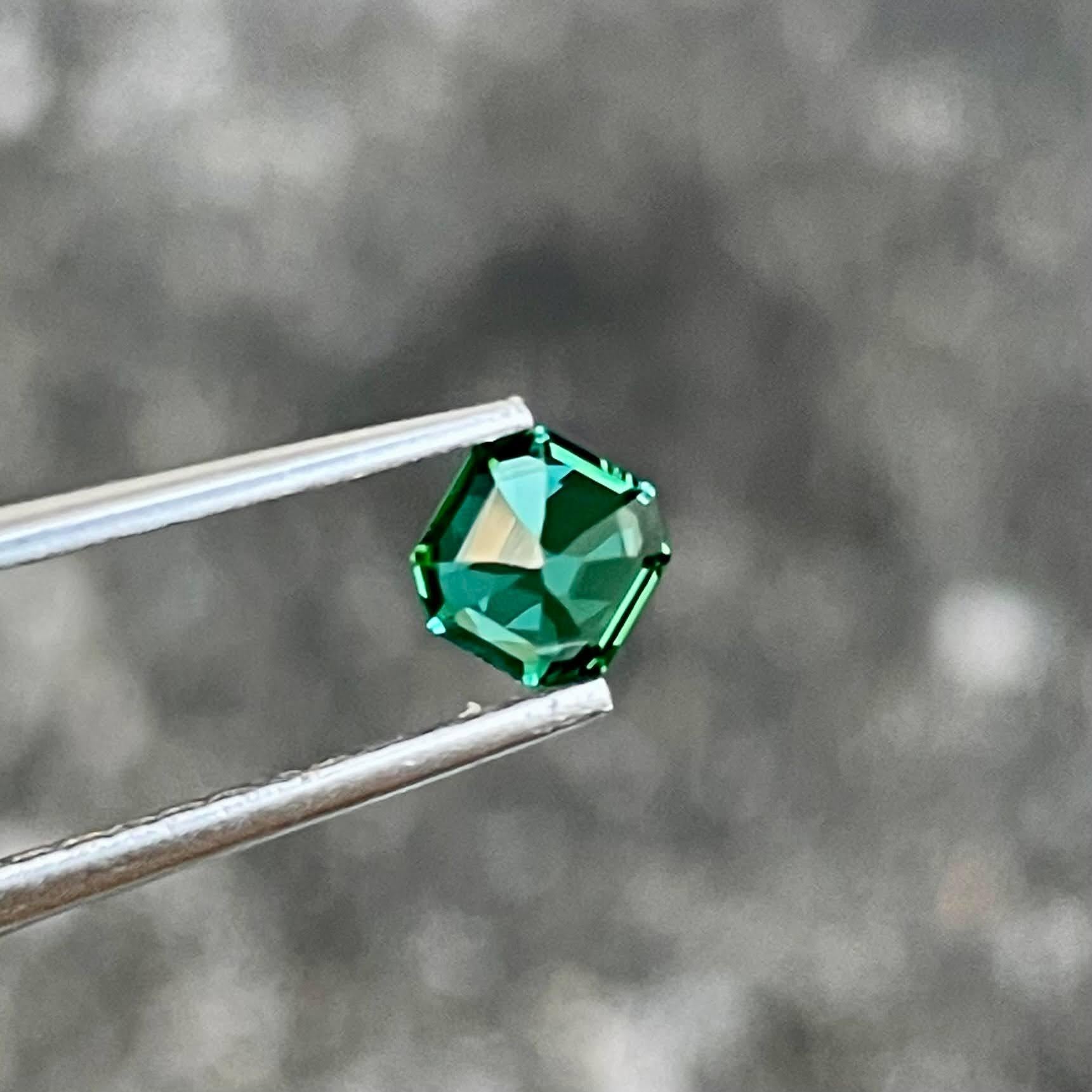da uomo o donna 0.58 carati di tormalina blu verdognola Pietra preziosa afgana taglio Asscher in vendita