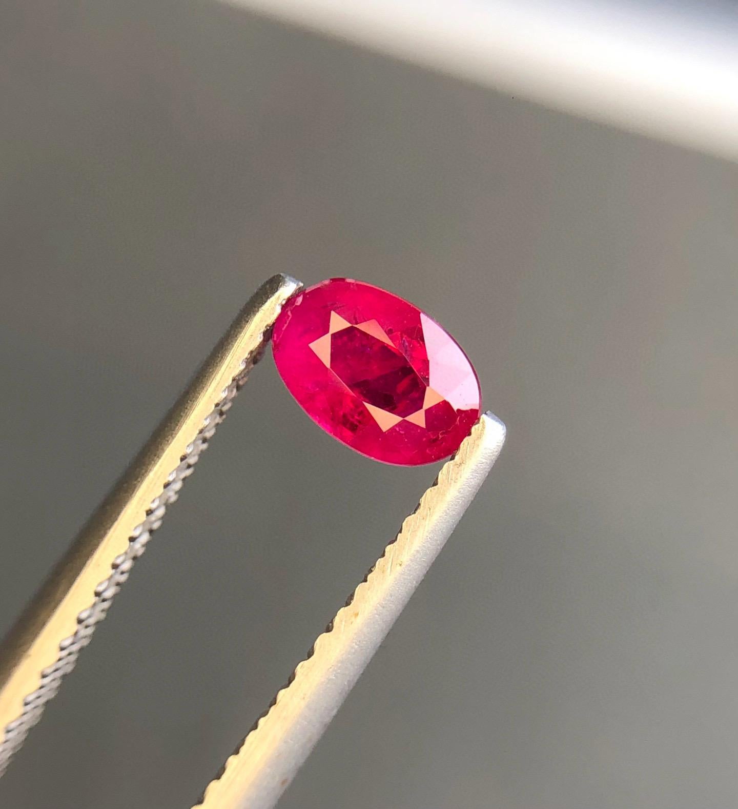 0.58 Ct GIA Certified Natural Unheated Burma Ruby Pigeon Blood Color Gemstone (Gemma di colore sangue di piccione) In condizioni Nuovo in vendita a bangkok, TH