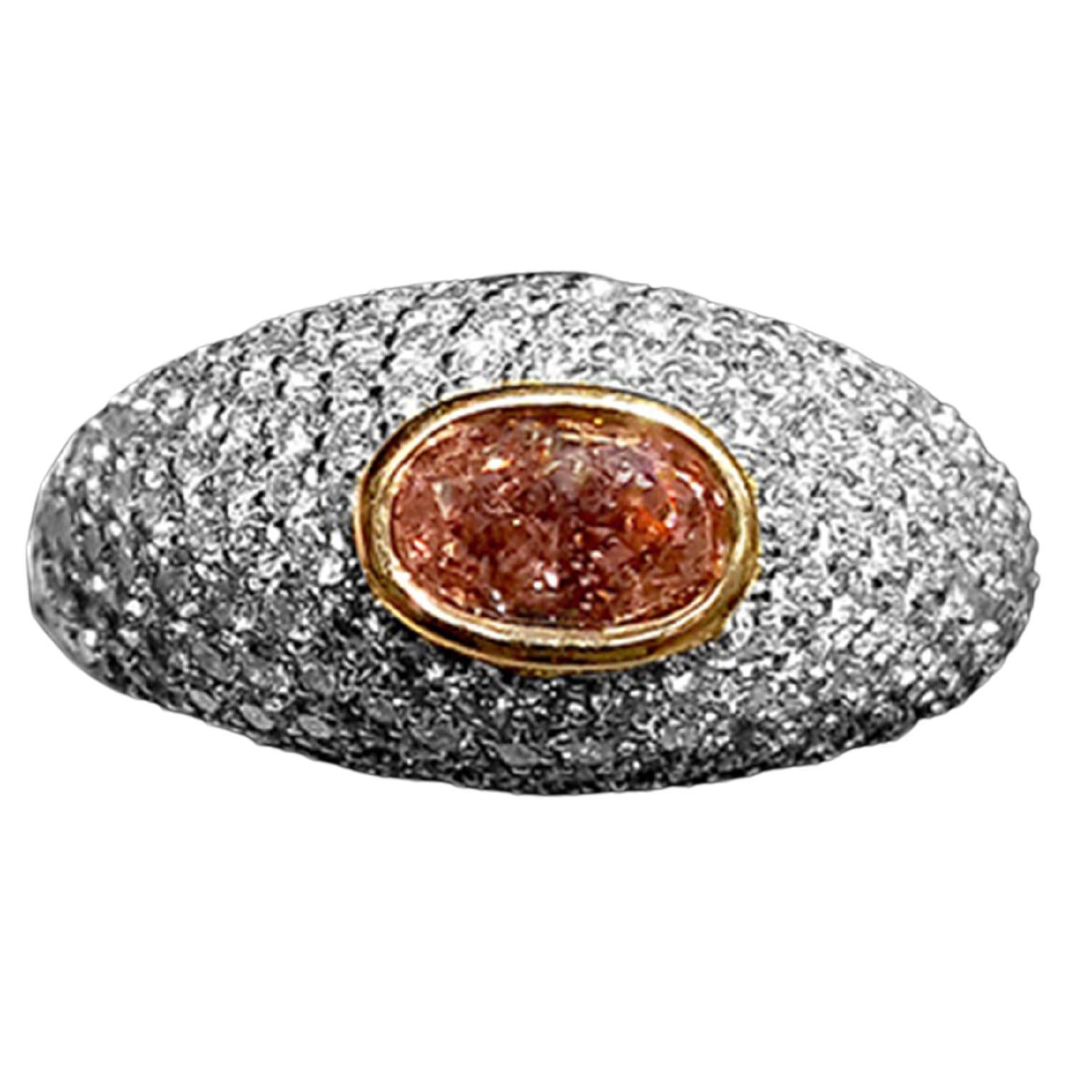 0,59 Karat Ausgefallener orangefarbener und rosa Diamant im Ovalschliff, 18 Karat Gold, GIA-zertifiziert im Angebot