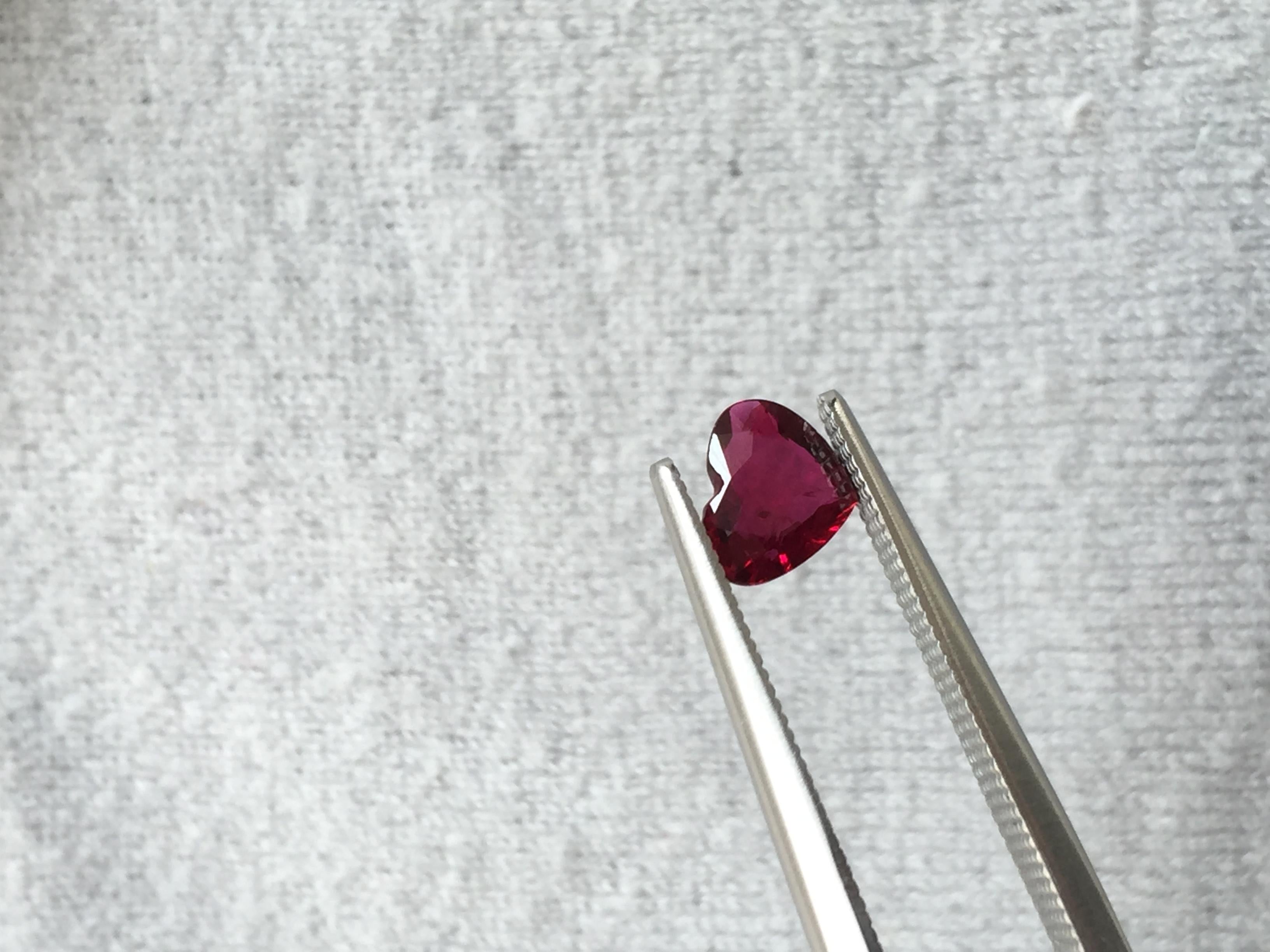 0.59 Carat Heart- Shaped Mozambique Ruby for High Jewellery 1