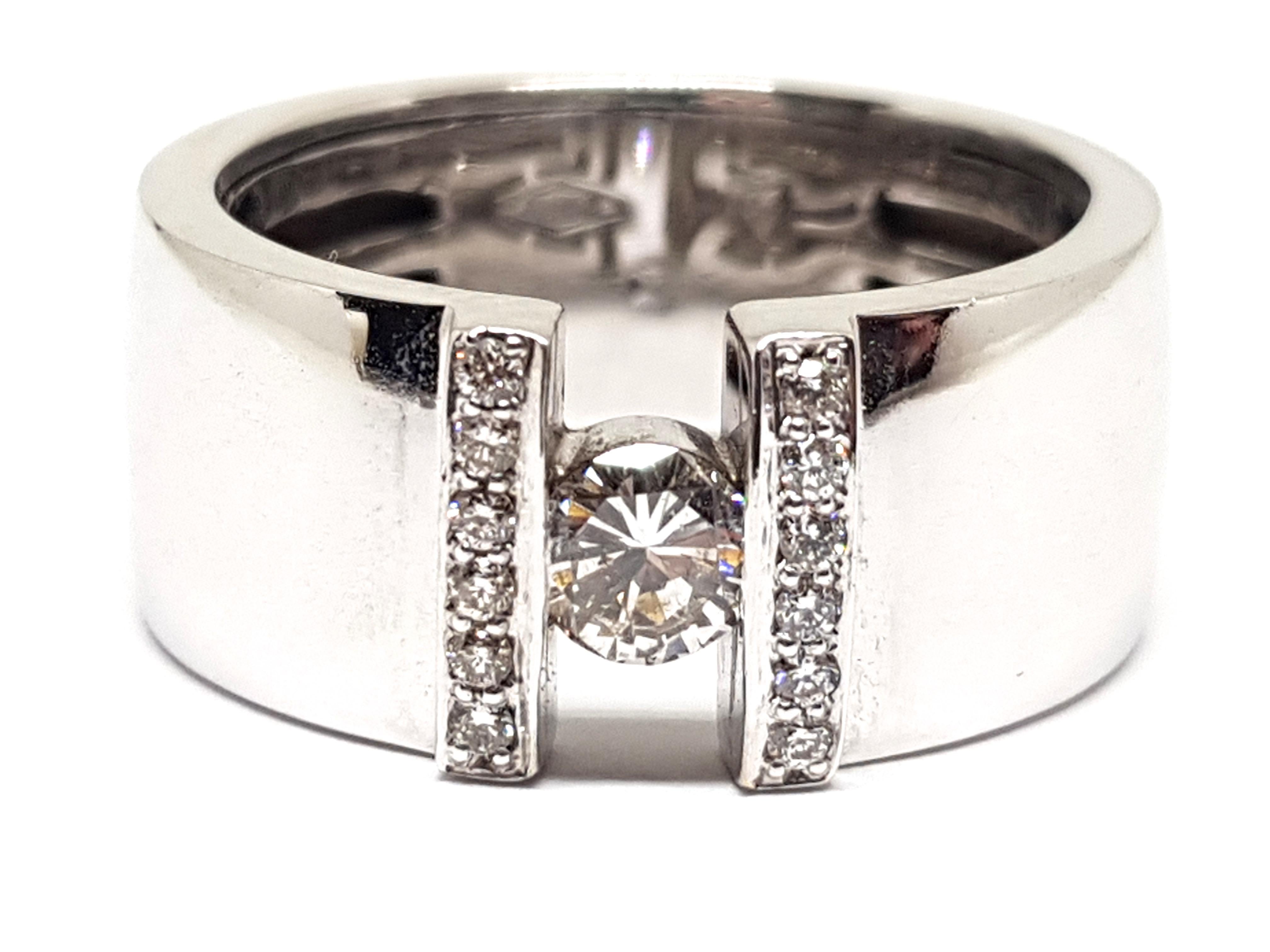 Contemporary 0.59 Carat White Gold Diamond Engagement Ring For Sale
