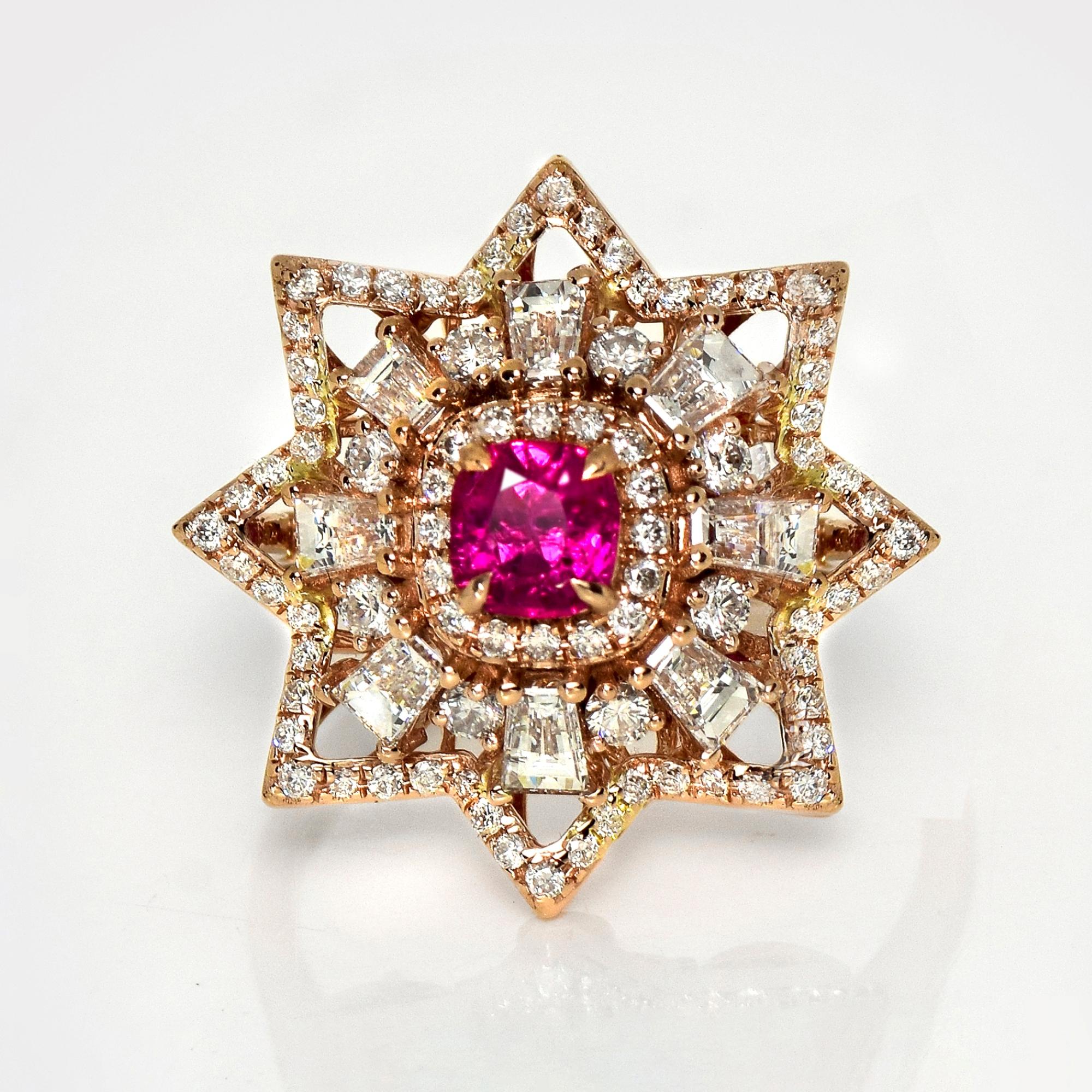 *Anello di fidanzamento con rubino dell'Afghanistan non riscaldato da 0,59 carati in oro rosa 18K*.

Il rubino naturale non riscaldato dell'Afghanistan, certificato GIA, è la pietra centrale del peso di 0,59 carati, incastonata nella fascia a