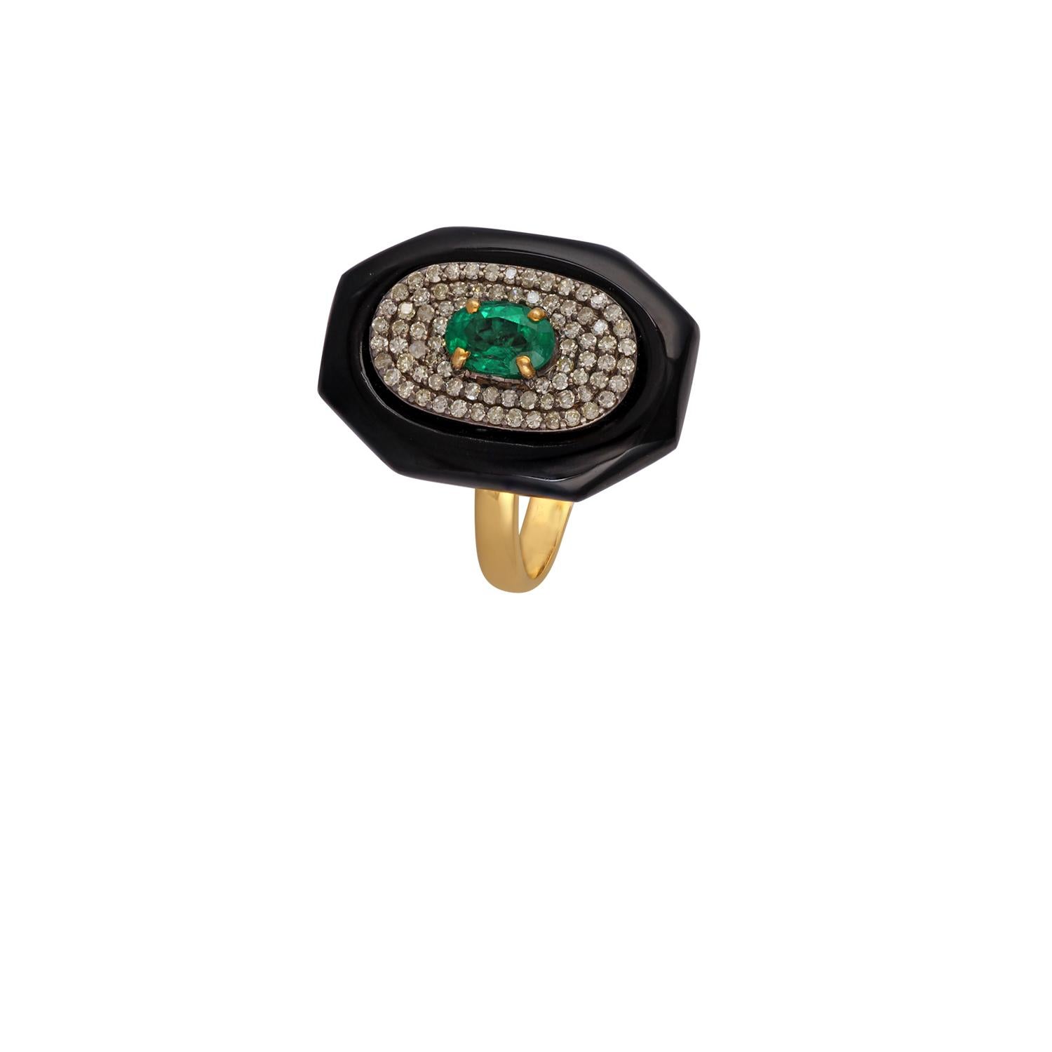 Contemporary 0.59 cts Clear Zambian Emerald, Black onyx & Diamond  Cluster Ring in 18k Gold For Sale