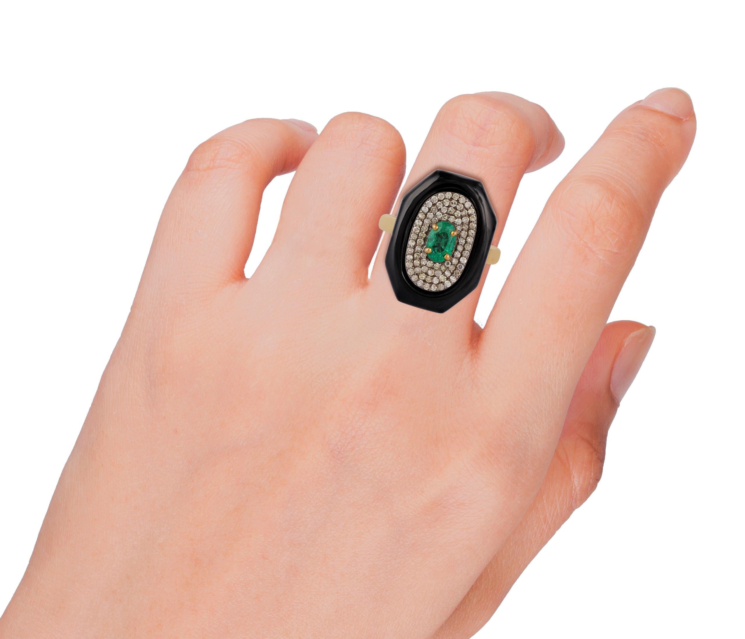 Oval Cut 0.59 cts Clear Zambian Emerald, Black onyx & Diamond  Cluster Ring in 18k Gold For Sale