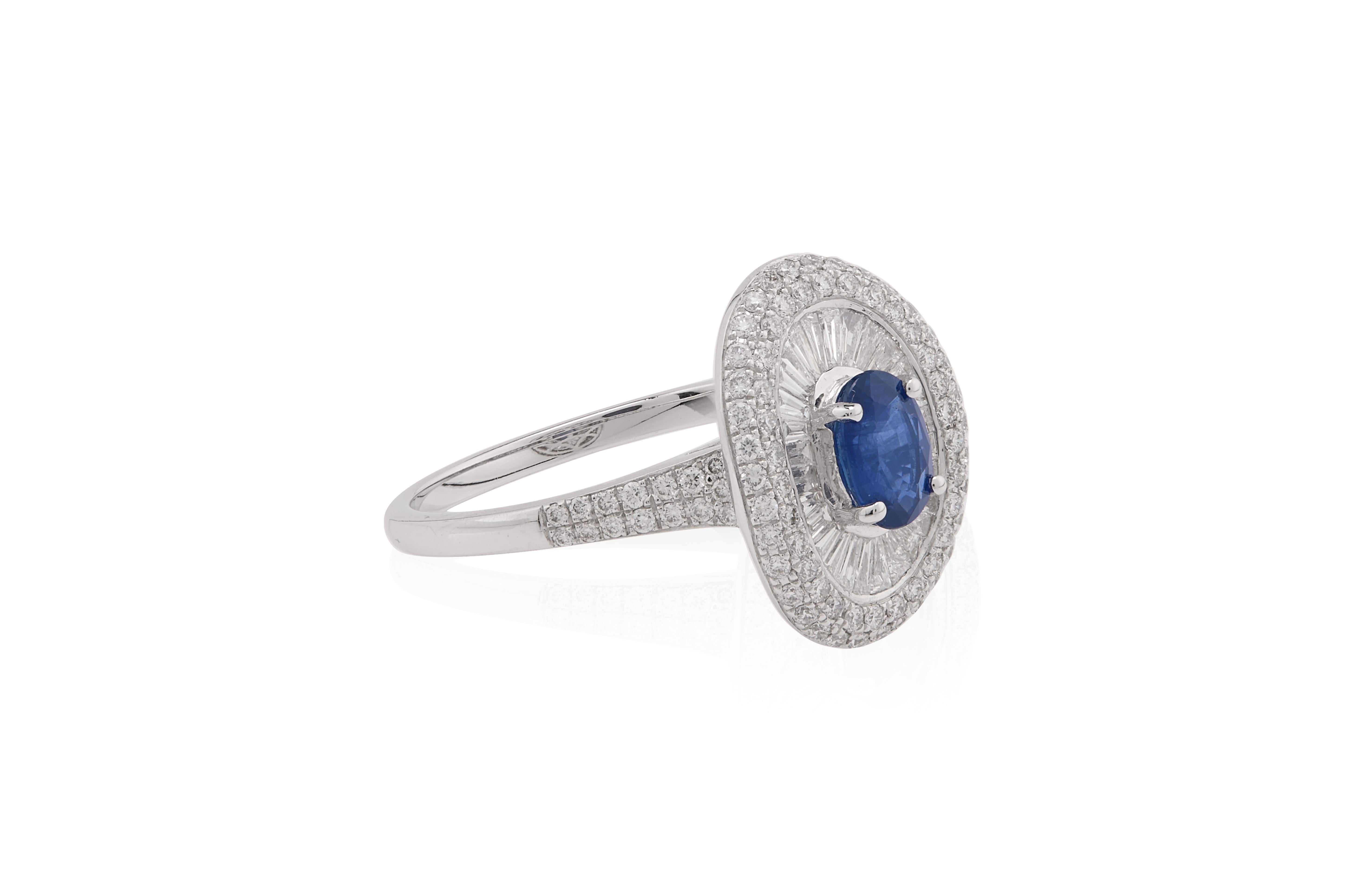 0.590 Carat Blue Sapphire with Baguette and Diamond Ring in 18 Karat Gold In New Condition For Sale In Bangkok, 10
