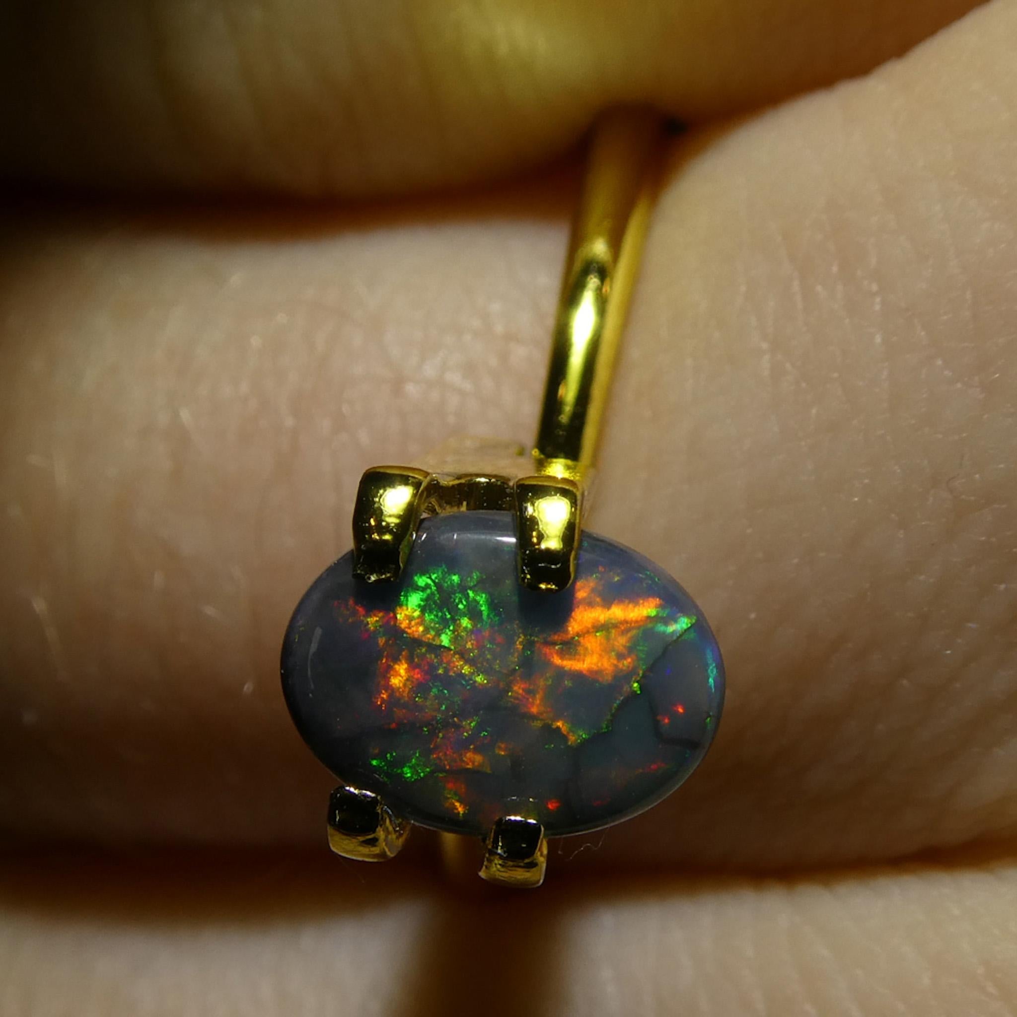 0.59ct Opale grigio ovale cabochon dall'Australia in vendita 3