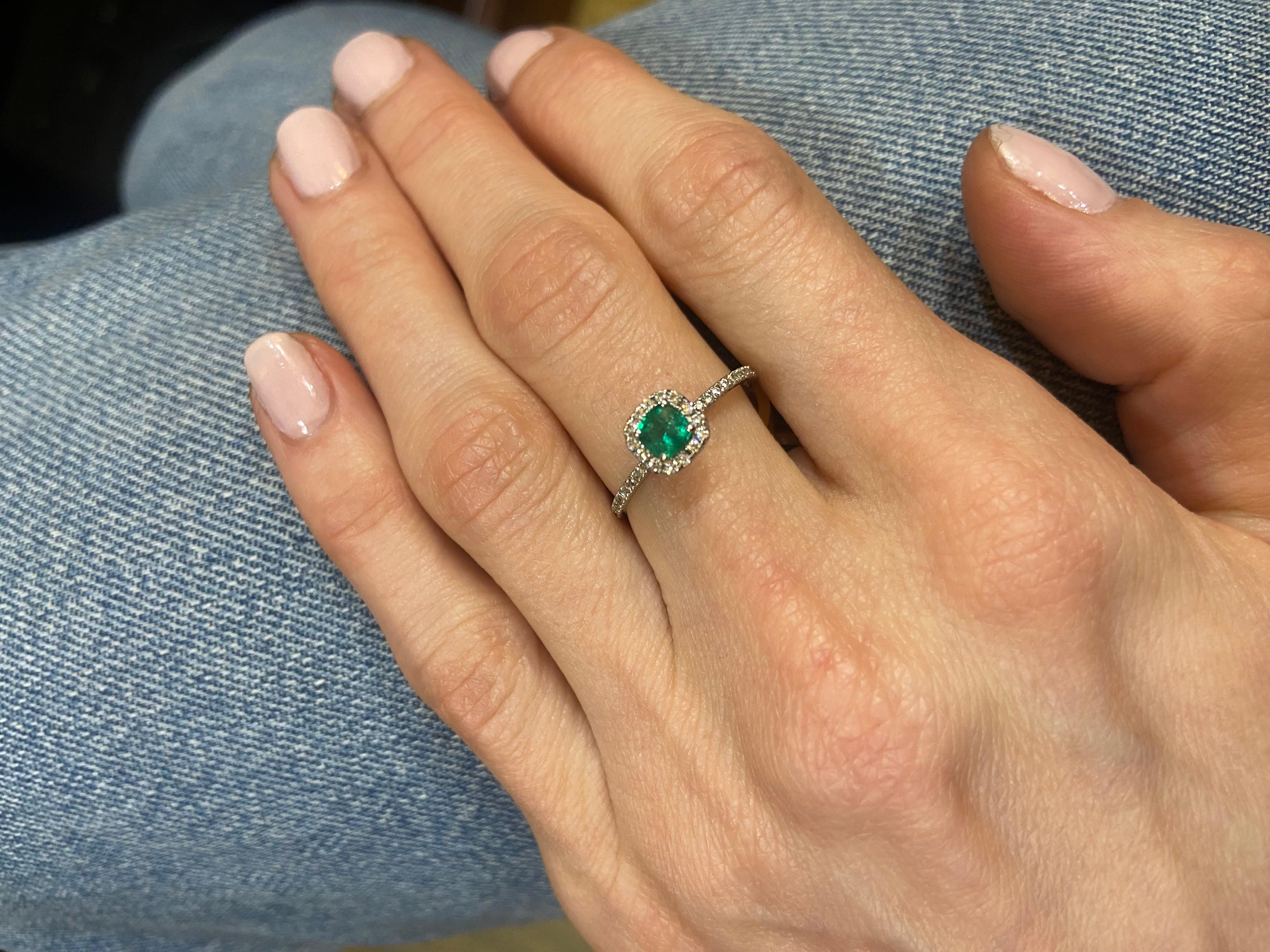 0.59ctw Cushion Cut Emerald & Round Diamond Petite Ring in 14KT White Gold In New Condition For Sale In New York, NY
