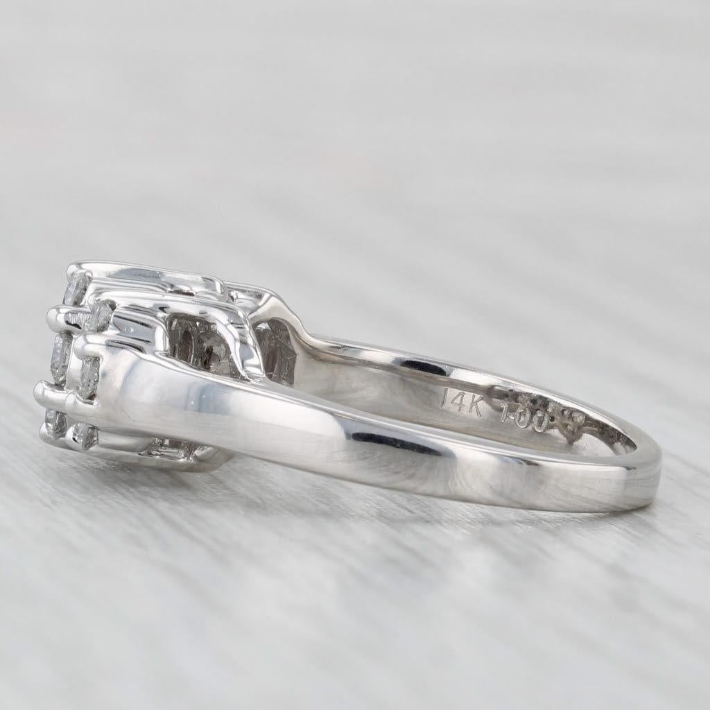 Informations sur les pierres précieuses :
- Diamants naturels -
Total des carats - 0.59ctw
Taille - Brilliante ronde
Couleur - G - I
Clarté - SI1 - SI2

Métal : Or blanc 14k
Poids : 5,8 grammes 
Timbres : 14k
Hauteur de la face : 8 mm 
Hauteur