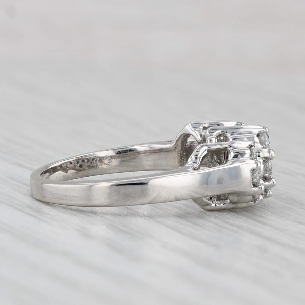 Bague de fiançailles à grappes de fleurs en or blanc 14 carats avec diamants 0,59 carat, taille 7,25 Unisexe en vente