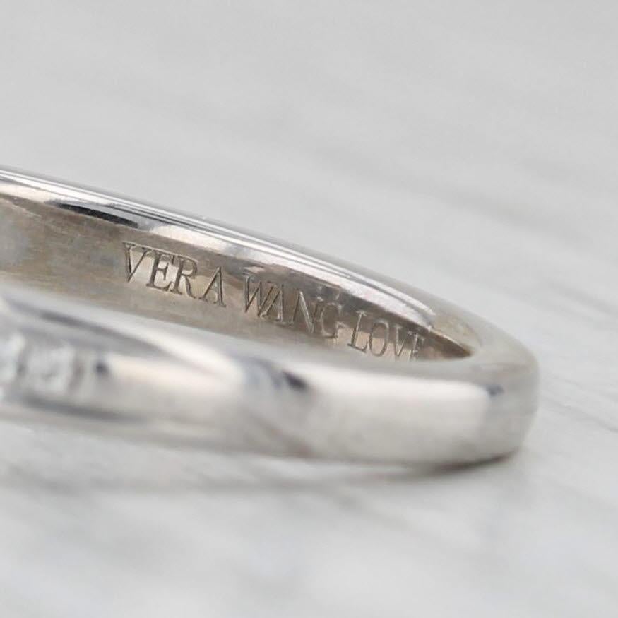 Anello di fidanzamento con diamante aureolato da 0,59 carati in oro bianco 14k, misura 6,25 In condizioni buone in vendita a McLeansville, NC