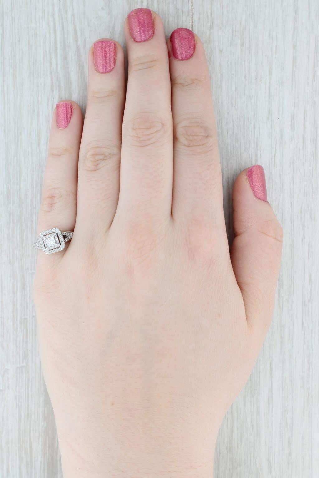 Anello di fidanzamento con diamante aureolato da 0,59 carati in oro bianco 14k, misura 6,25 in vendita 4