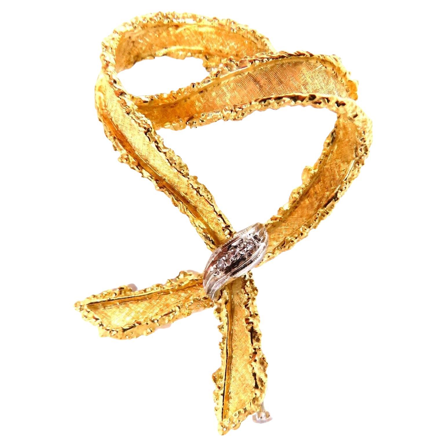 .05ct Natural Diamonds Peace Emblem Gold Pin 18kt Gold For Sale